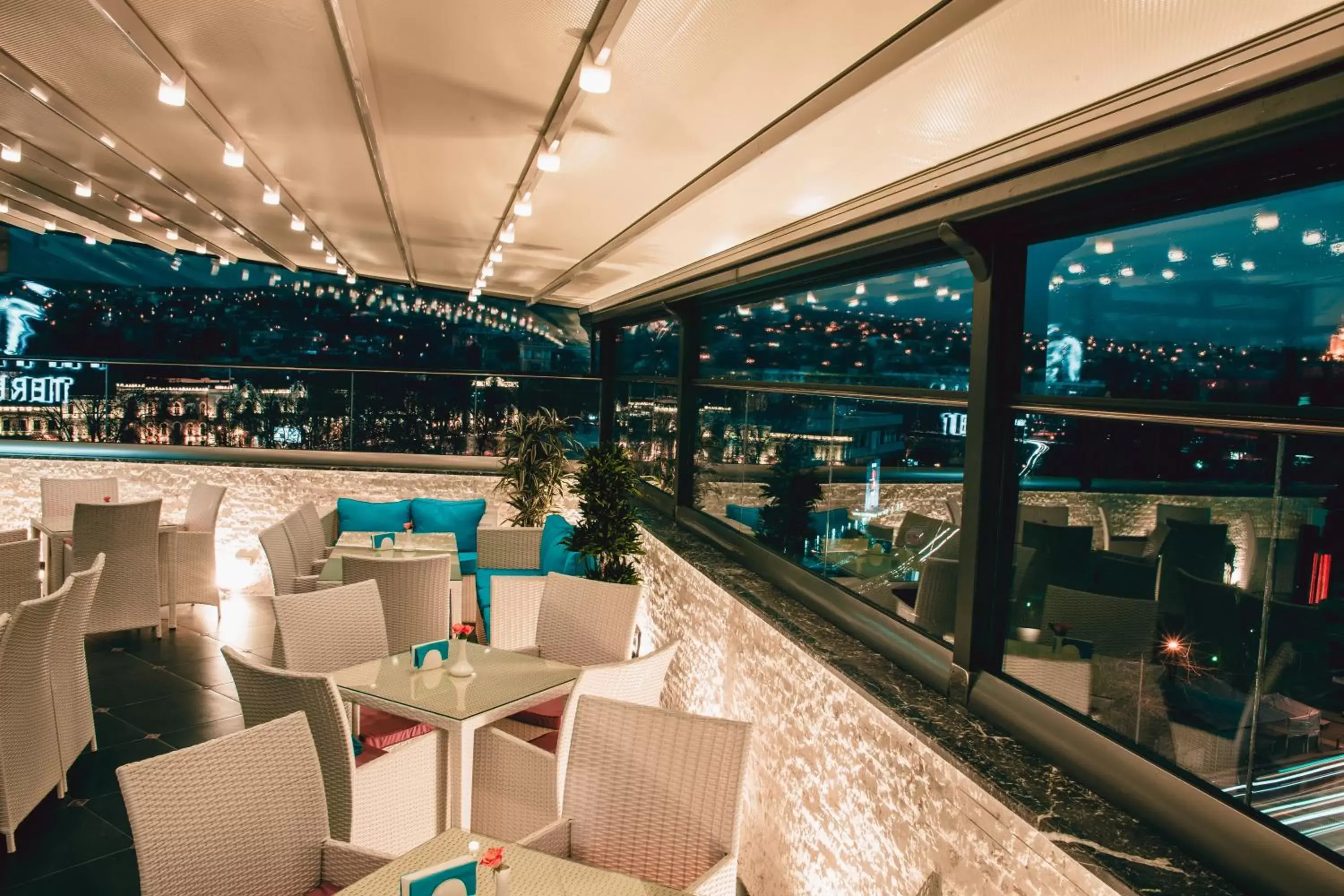 Balcony/Terrace, Restaurant/Places to Eat in River Side Hotel Tbilisi