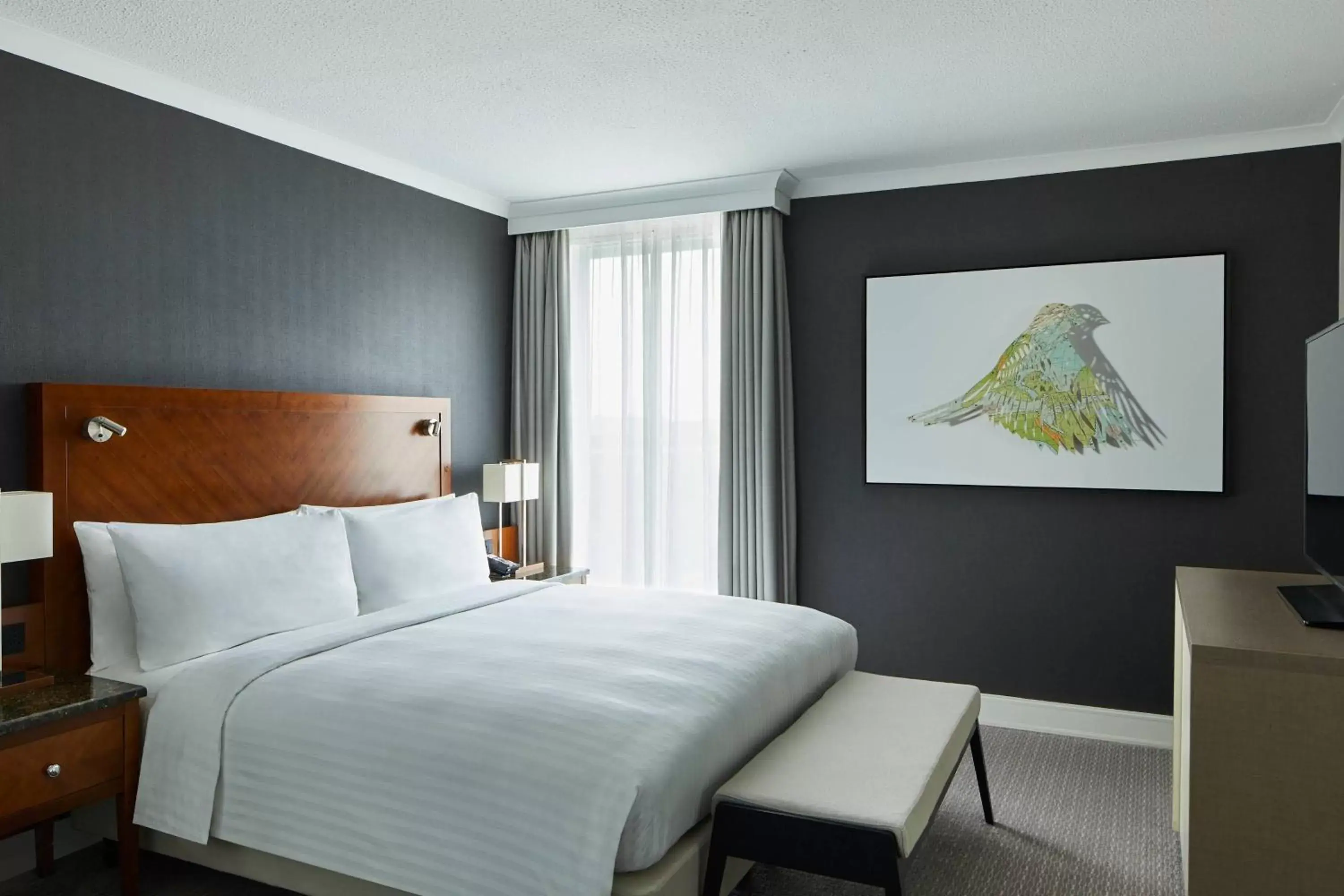 Bedroom, Bed in London Heathrow Marriott Hotel