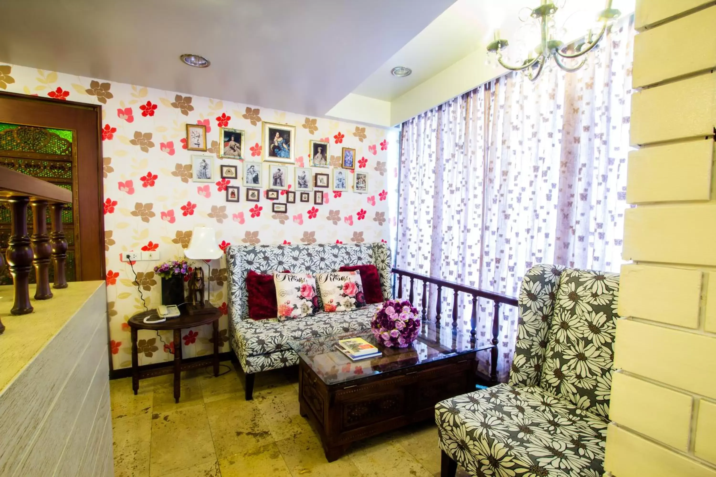 Living room, Lounge/Bar in Sabai Sabai@Sukhumvit Hotel