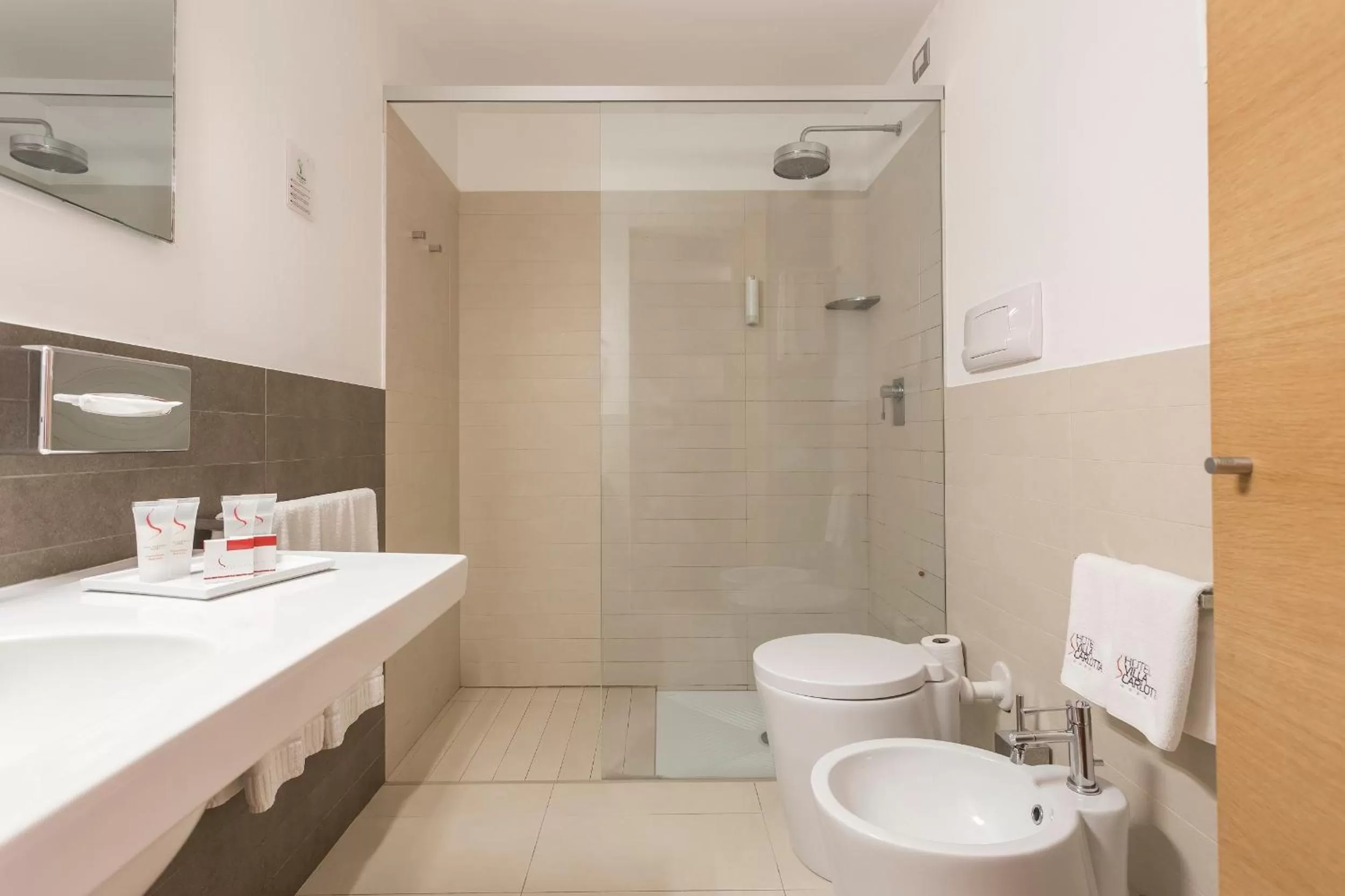 Shower in Hotel Villa Carlotta