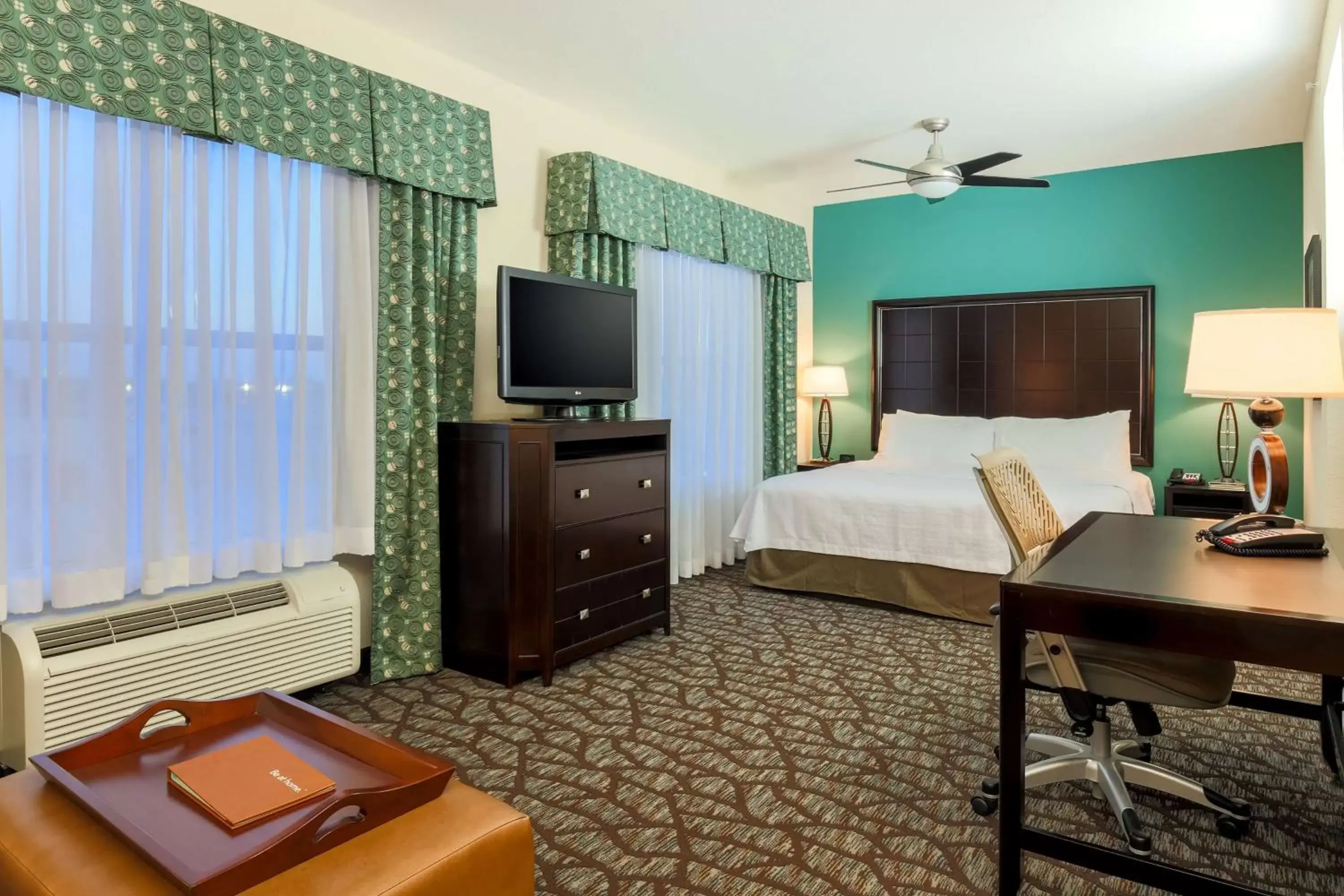 Bed, TV/Entertainment Center in Homewood Suites by Hilton Lawton
