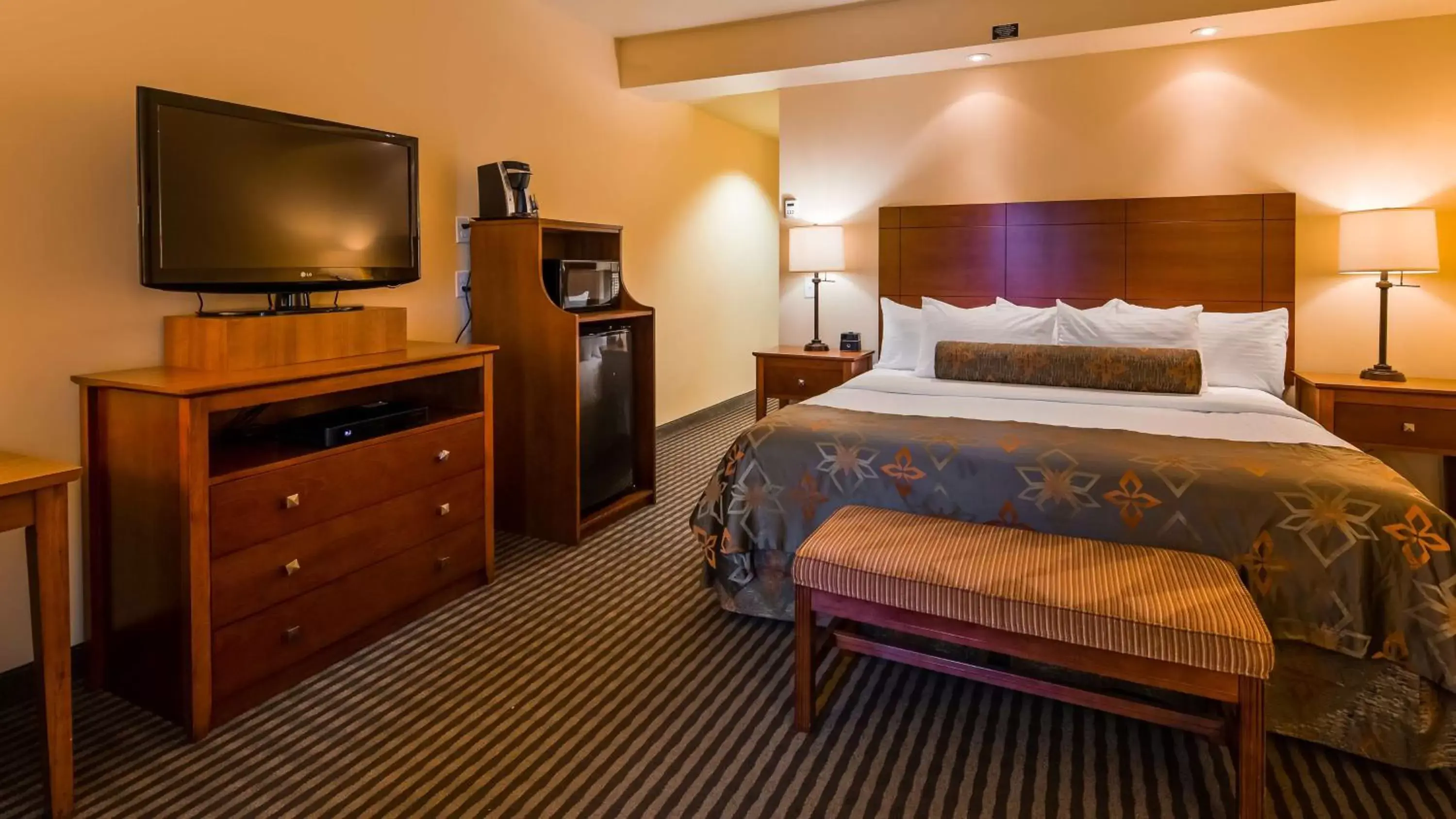 Photo of the whole room, Bed in Best Western PLUS Westgate Inn and Suites