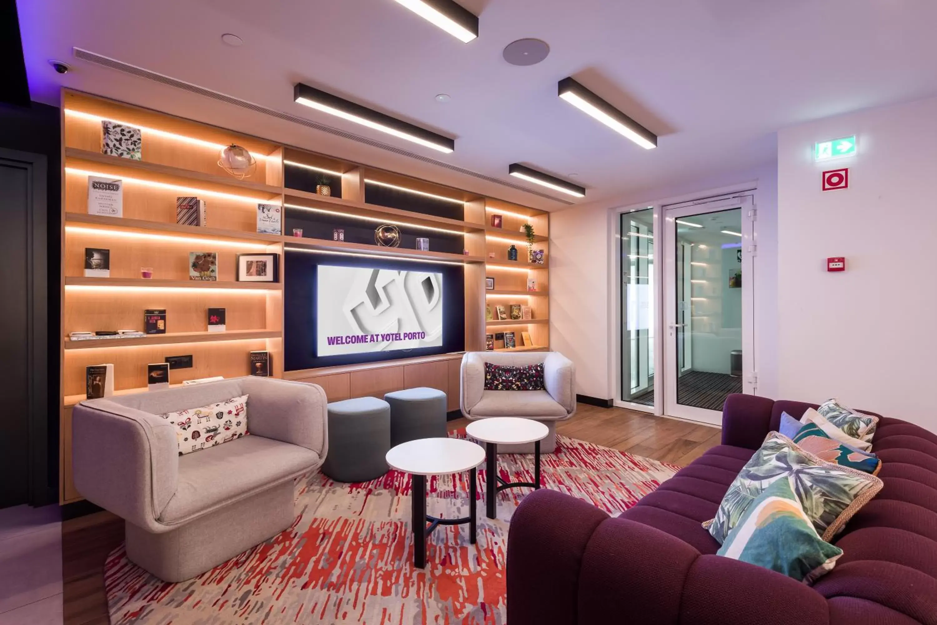 Lounge or bar, Seating Area in YOTEL Porto