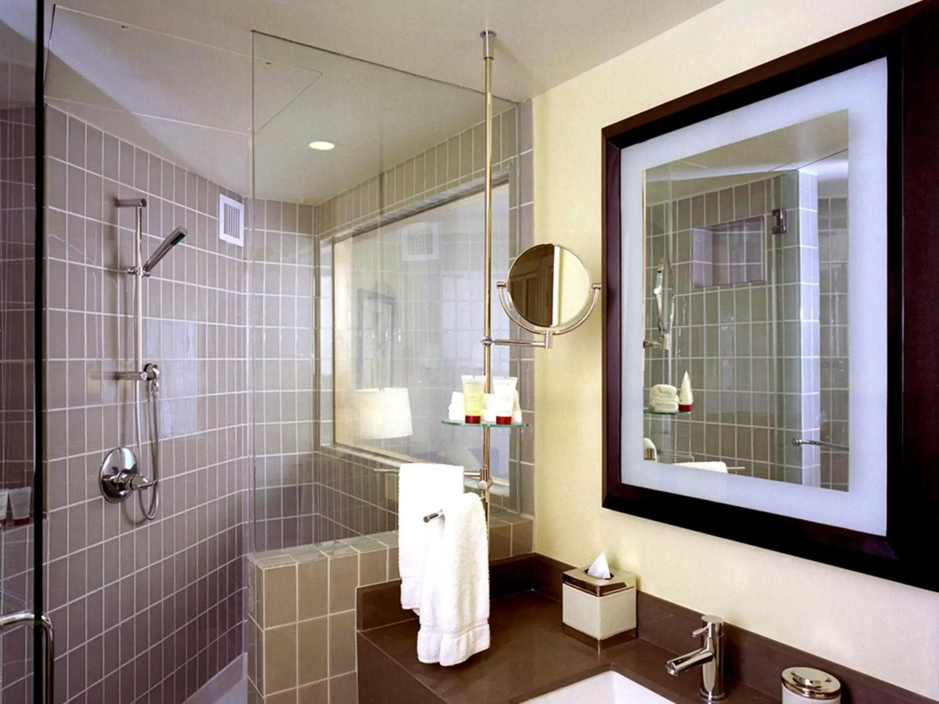 Photo of the whole room, Bathroom in Hotel Sofitel Los Angeles at Beverly Hills
