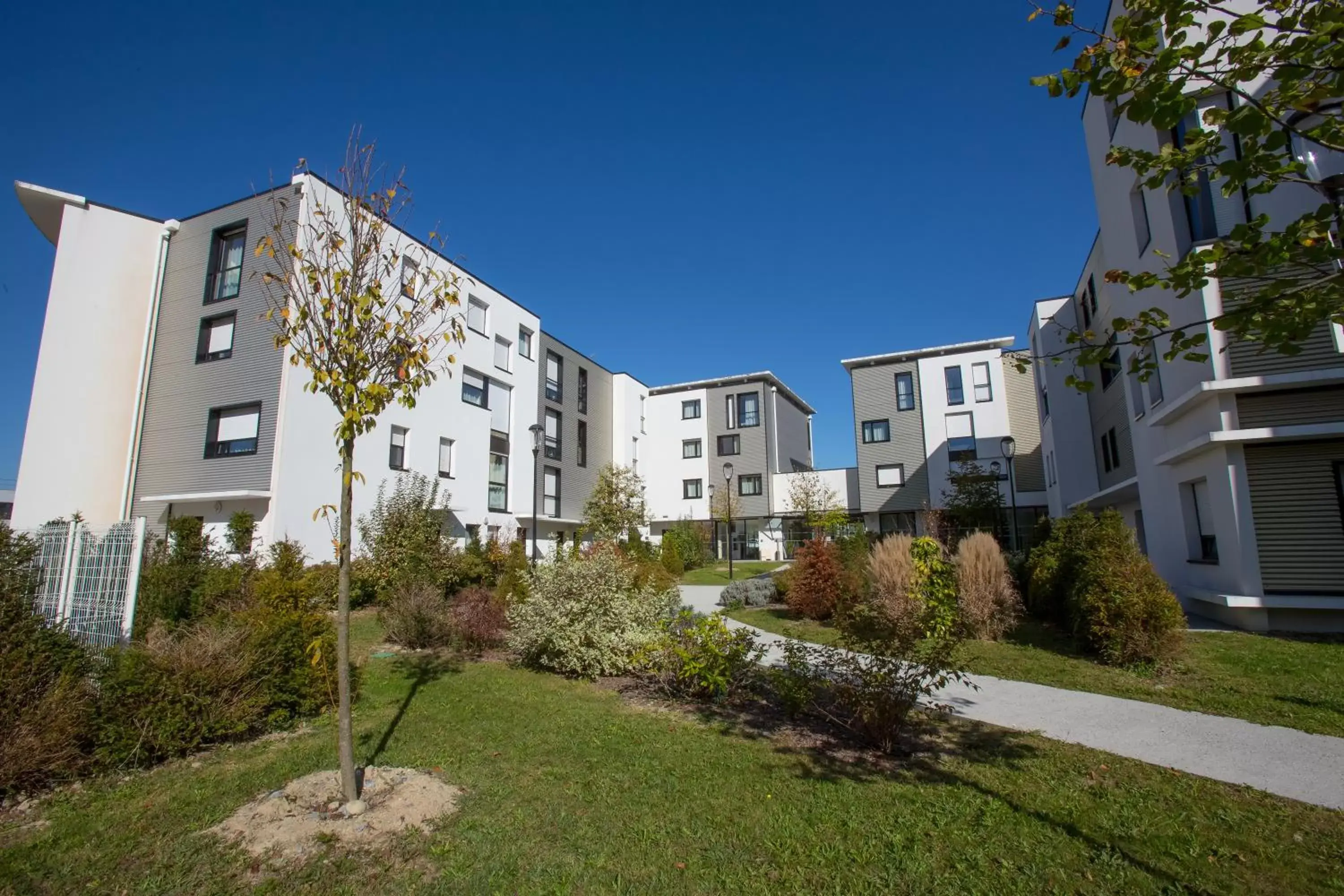 Facade/entrance, Property Building in All Suites Pau – Zénith