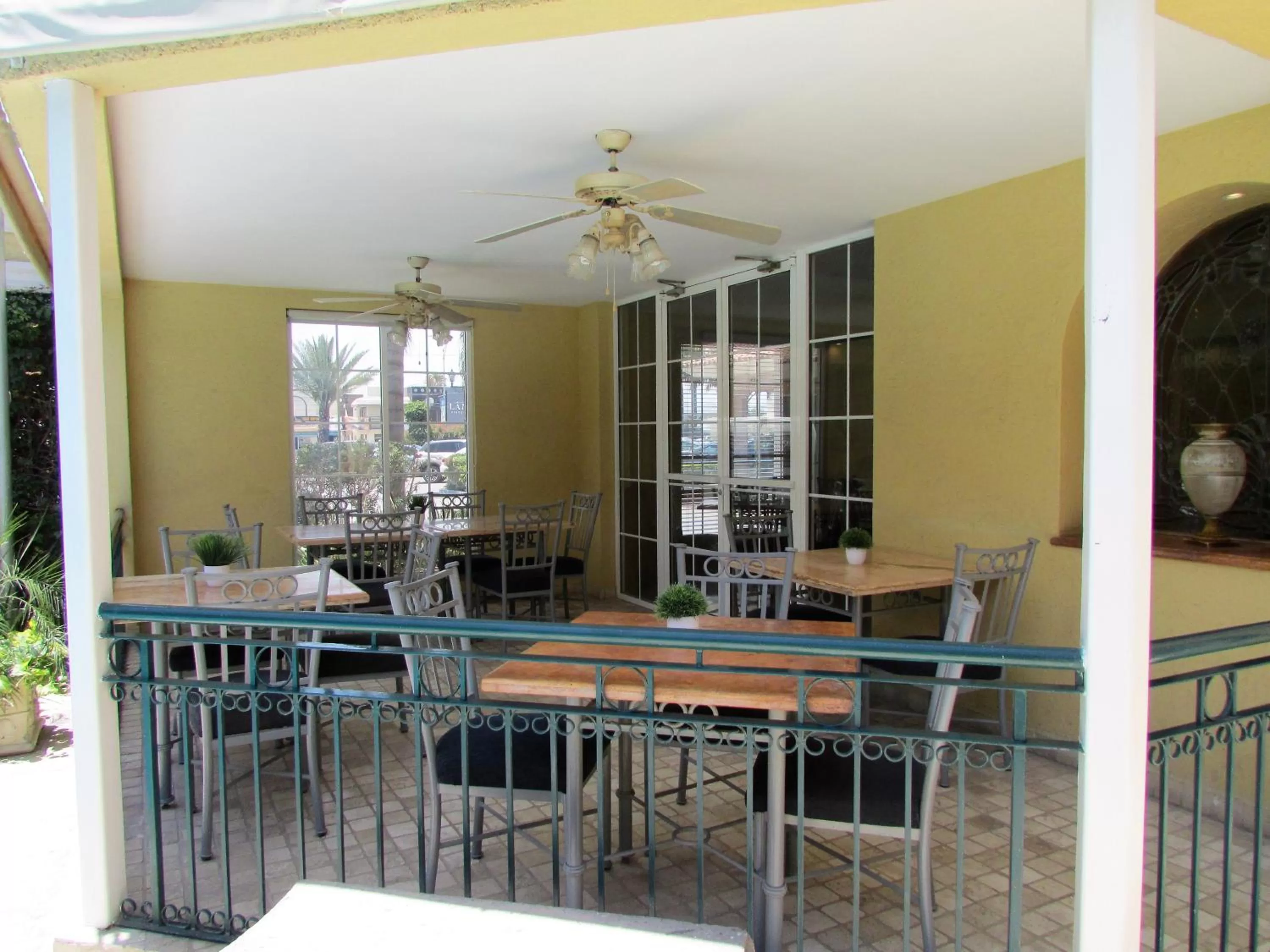 Balcony/Terrace in Best Western Hotel Posada Del Rio Express