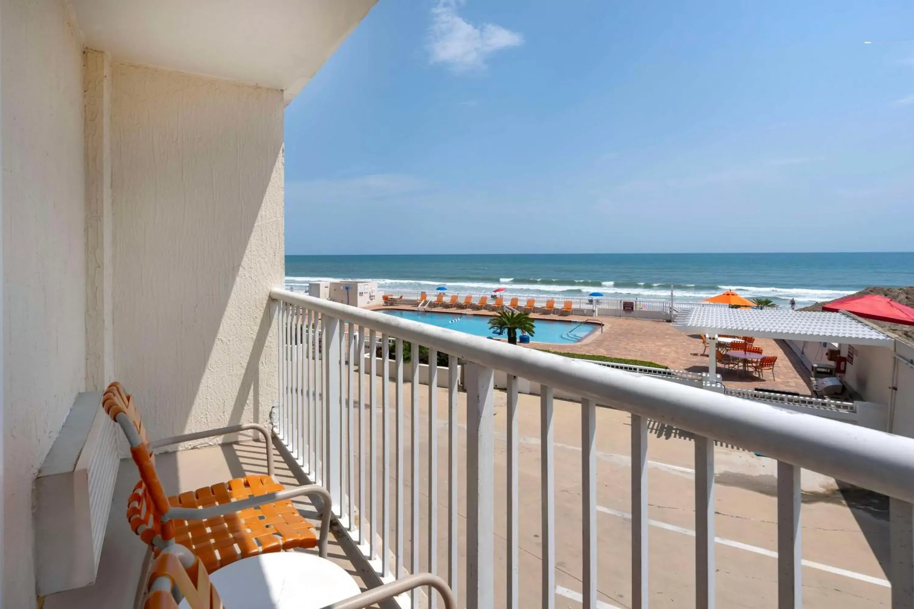 Bedroom, Balcony/Terrace in Best Western Plus Daytona Inn Seabreeze