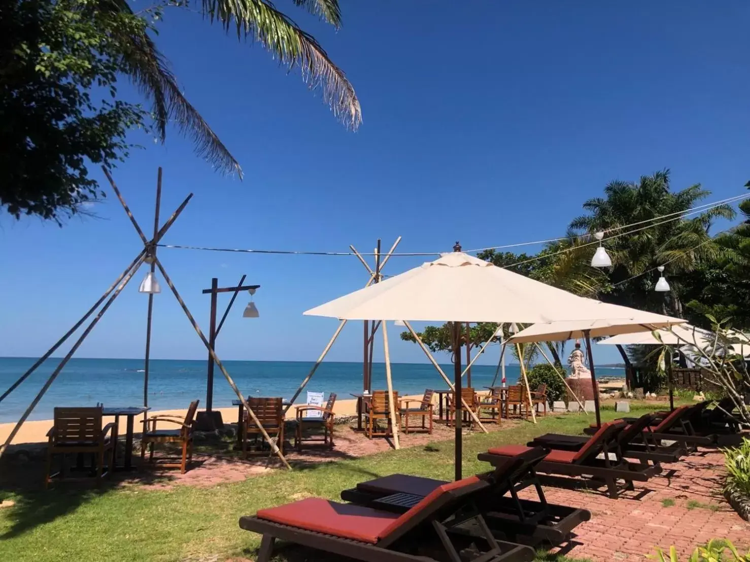 Restaurant/places to eat in Khaolak Palm Beach Resort Restaurant/places to eat in Khaolak Palm Beach Resort