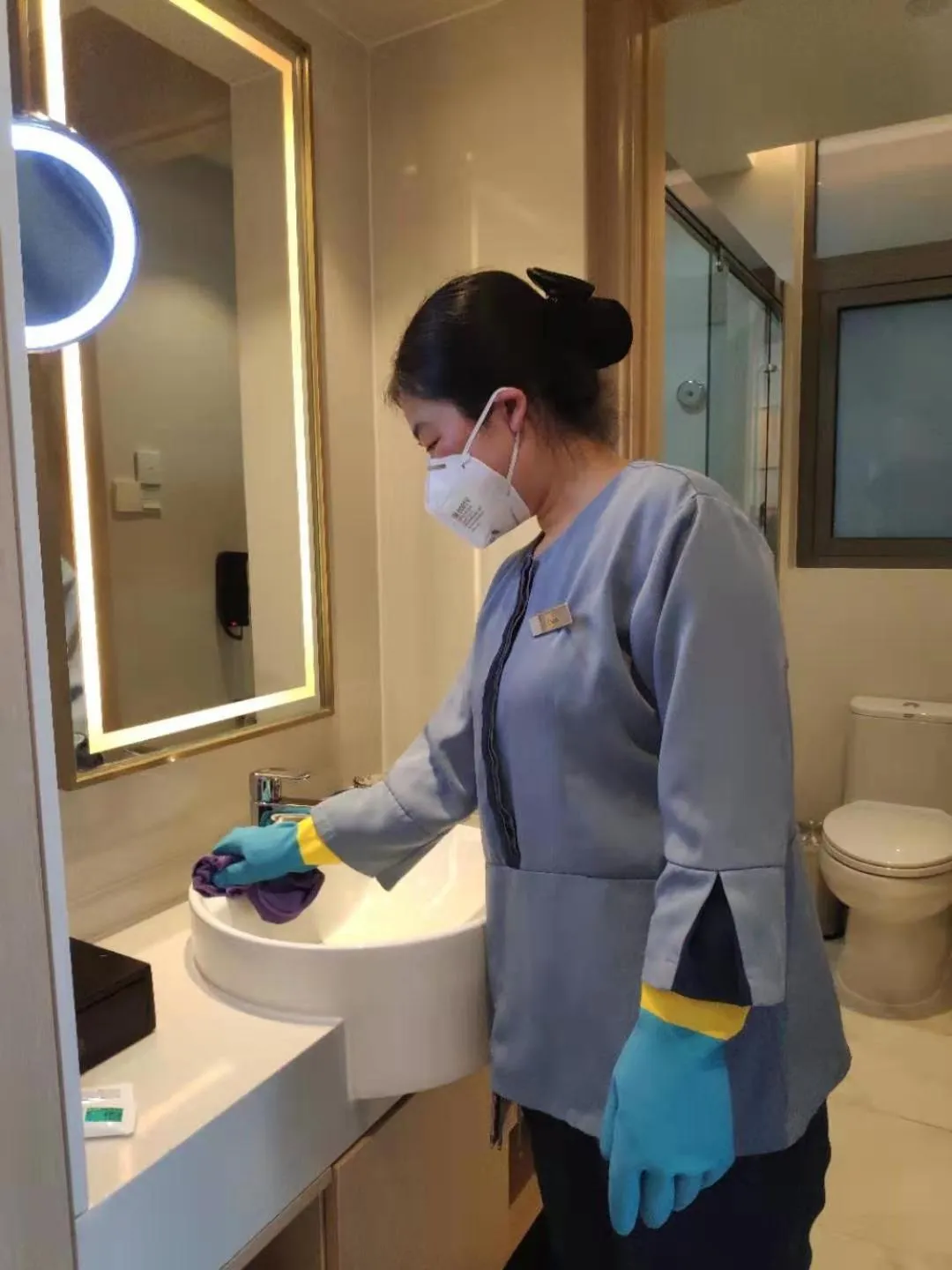 Staff in Sincere Residence Changfeng - Changfeng Ecological Business District - Near Exit 3 of Changfeng Park Station on Subway Line 15