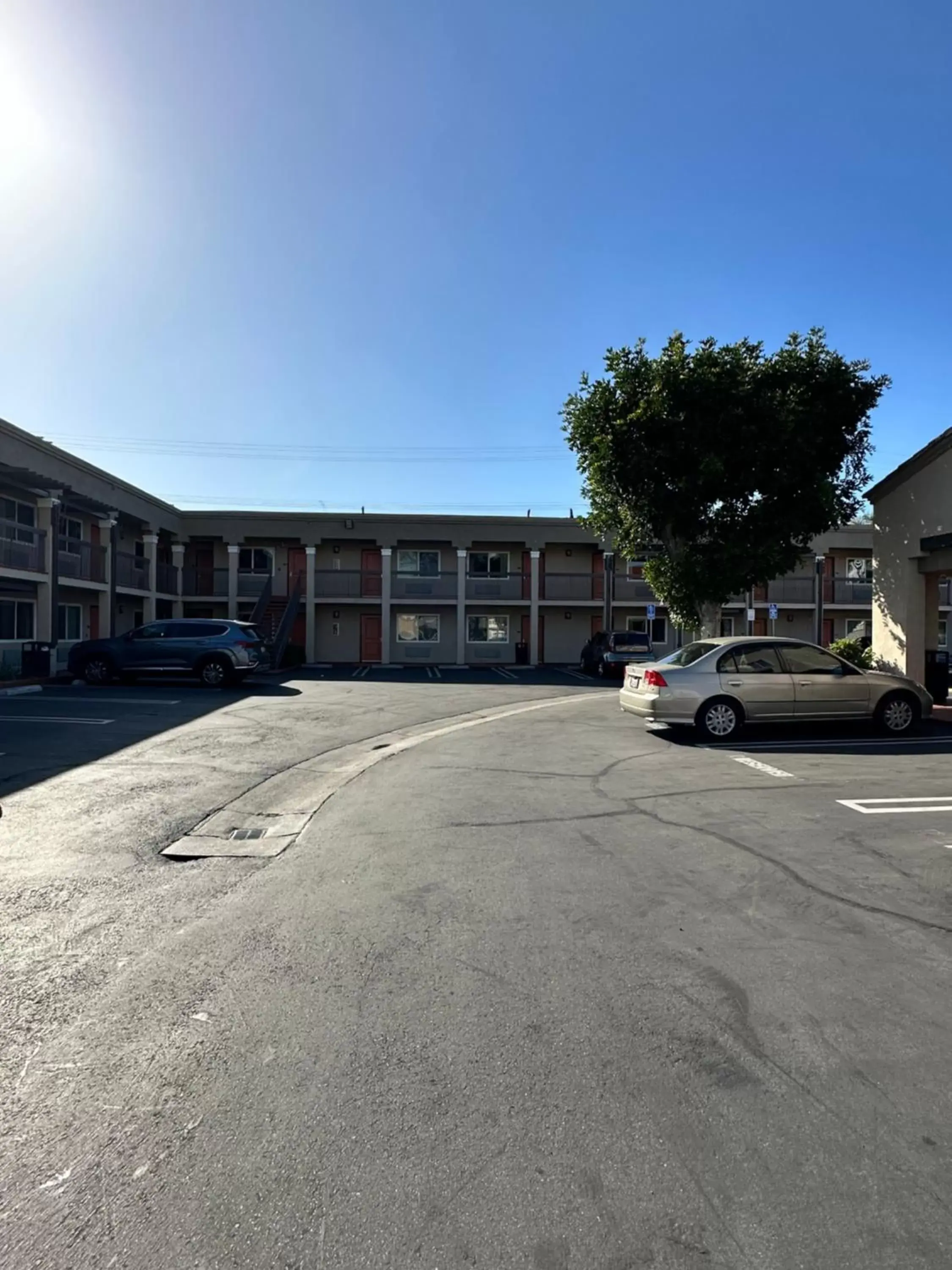 Parking, Property Building in Rodeway Inn South Gate - Los Angeles South