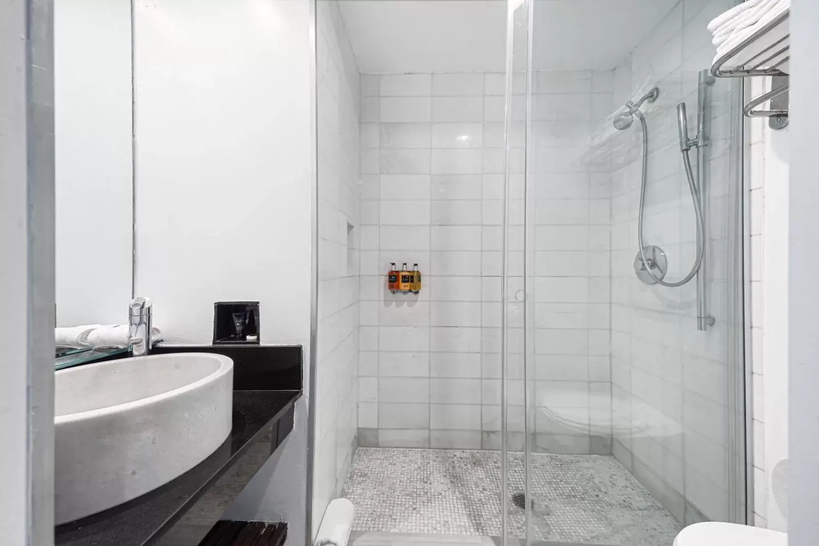 Bathroom in O Hotel by LuxUrban, Trademark Collection by Wyndham