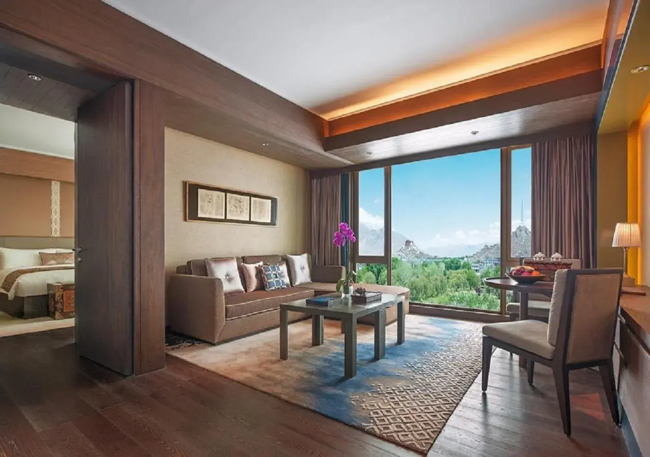 Balcony/Terrace, Seating Area in Shangri-La Lhasa