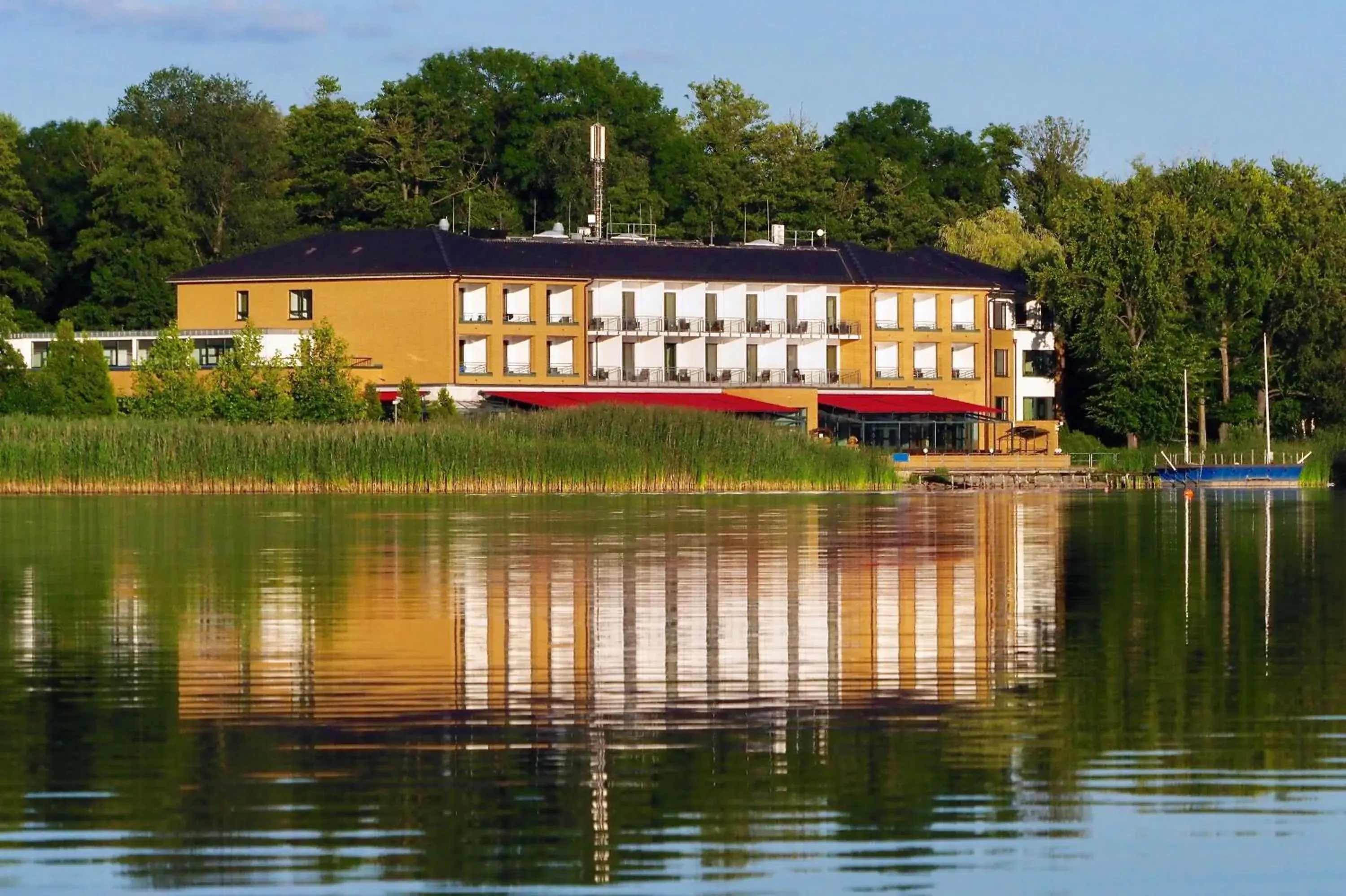 Property building in Seehotel Berlin-Rangsdorf Property building in Seehotel Berlin-Rangsdorf