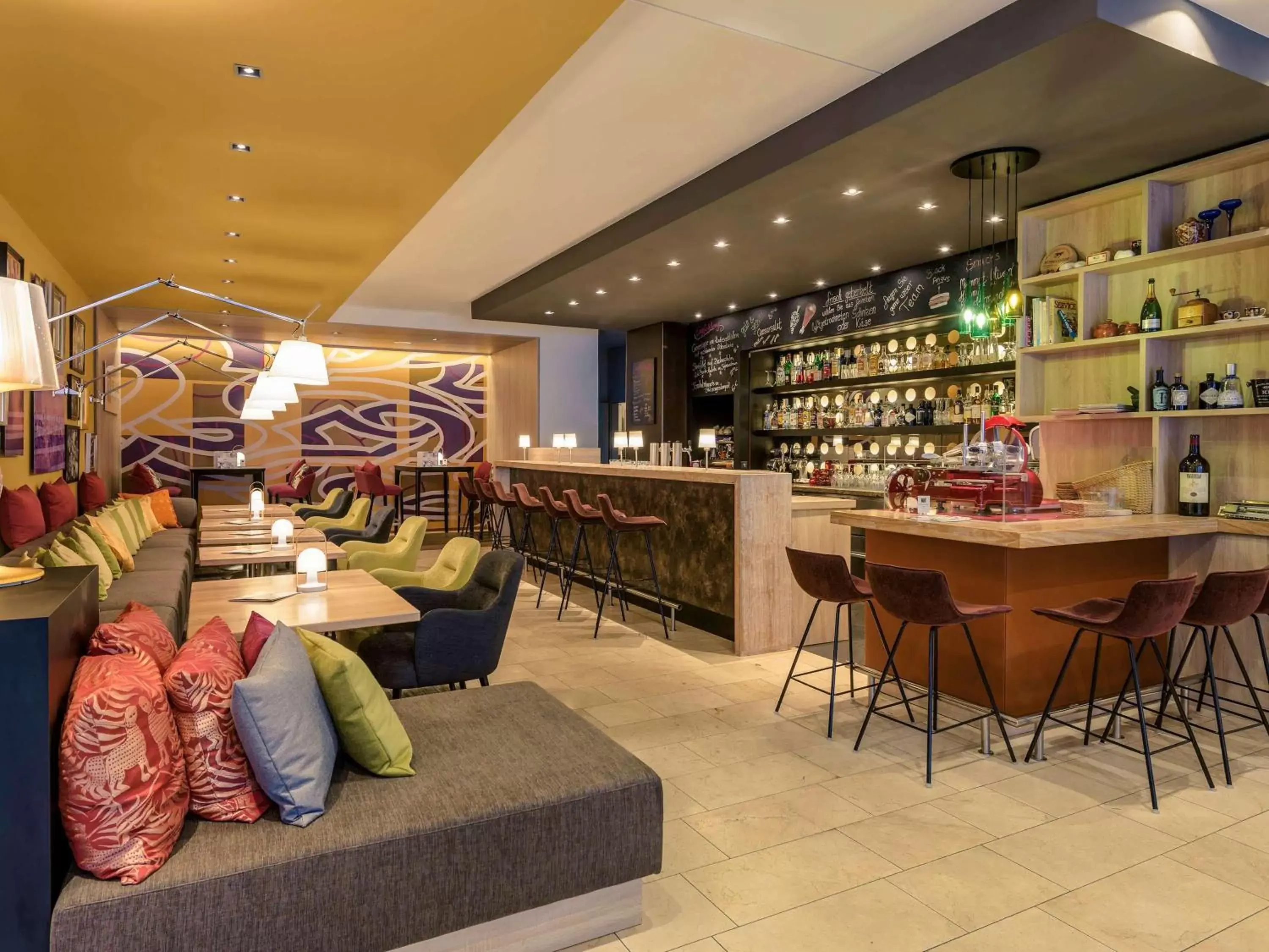 Restaurant/places to eat, Lounge/Bar in Mercure Hotel Hannover Mitte