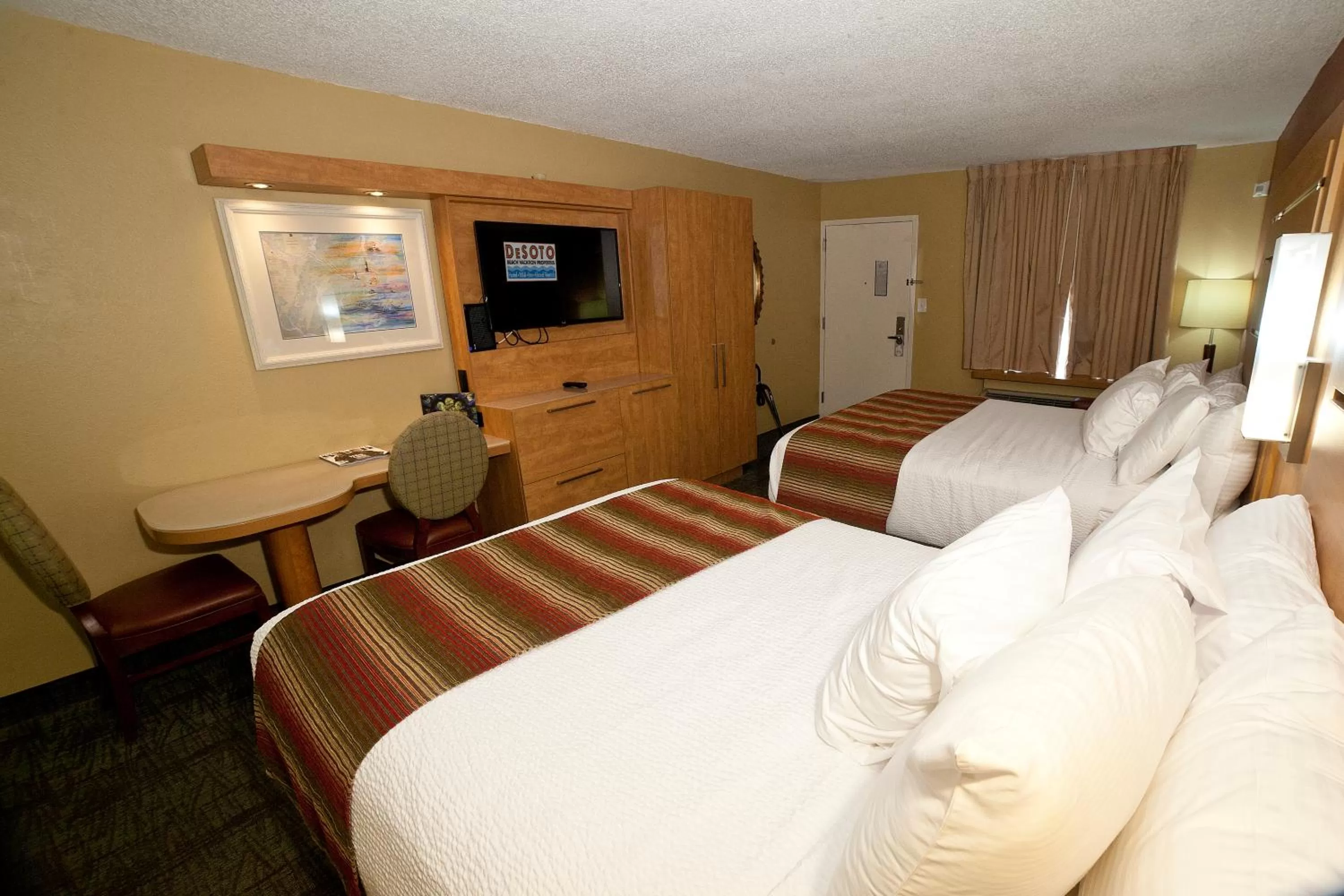 Photo of the whole room, Bed in DeSoto Beach Hotel