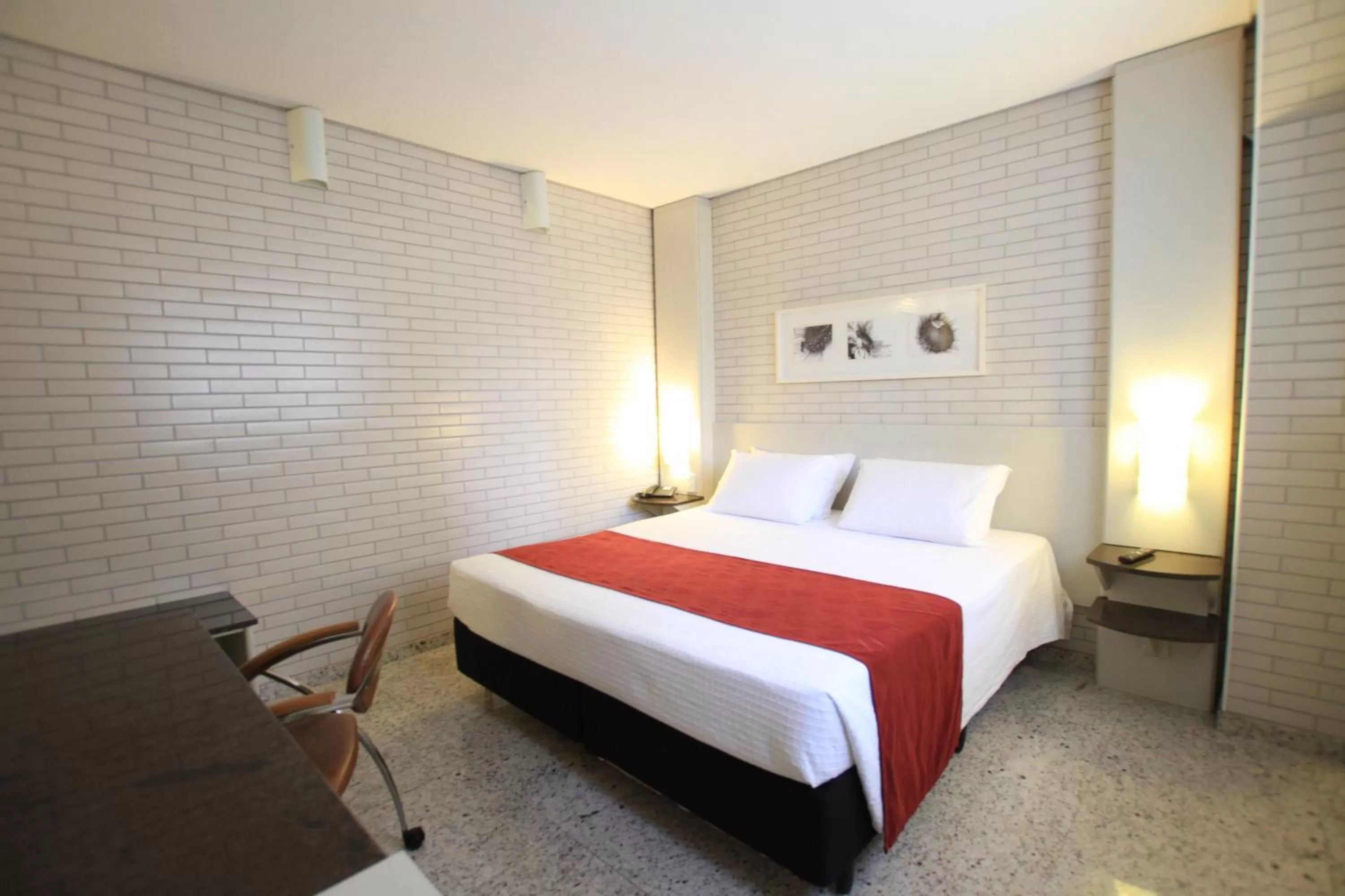 Bedroom, Bed in Hotel Confiance Batel