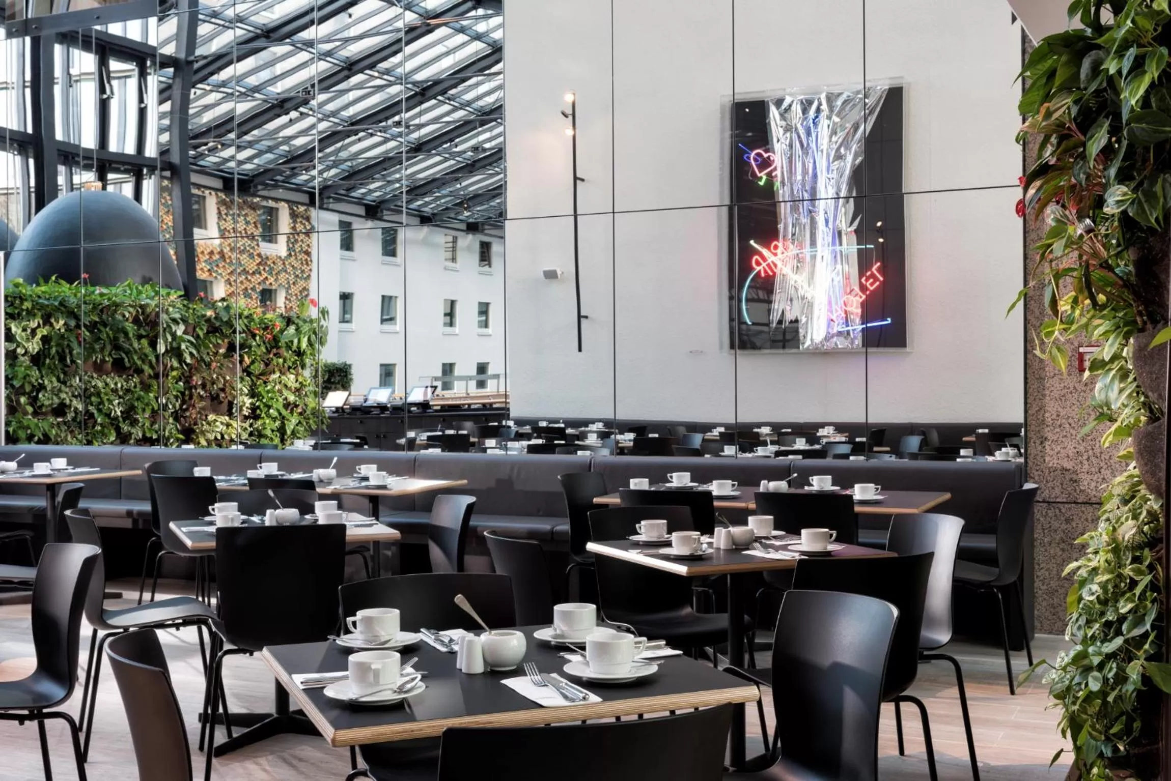 Restaurant/places to eat in Estrel Berlin