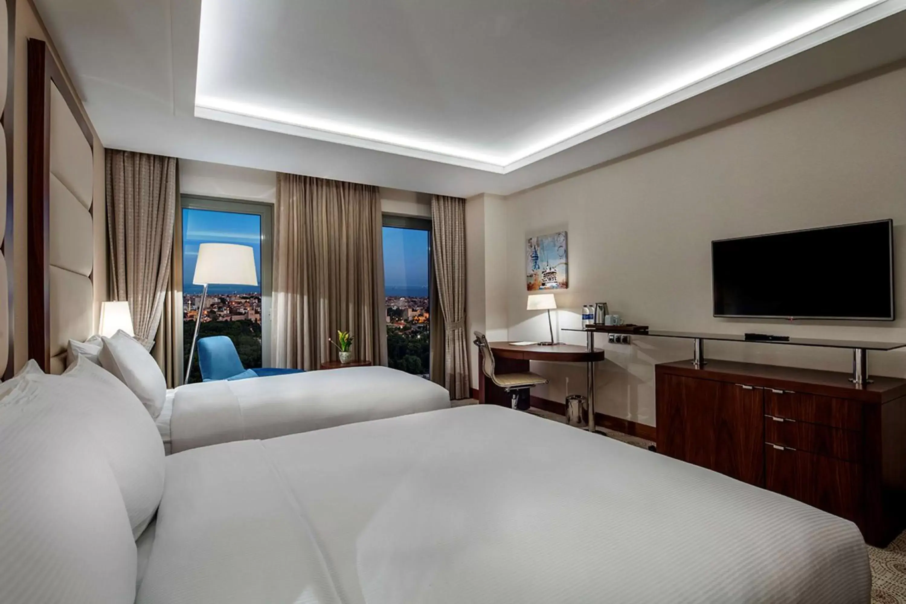 Bed in Doubletree By Hilton Istanbul Topkapi