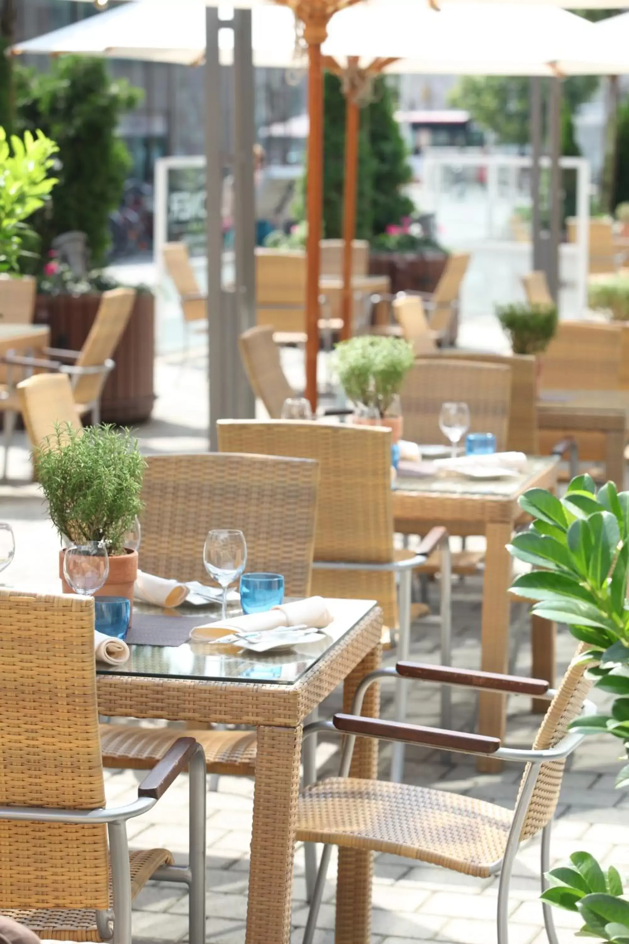 Balcony/Terrace, Restaurant/Places to Eat in Lindner Hotel Cottbus