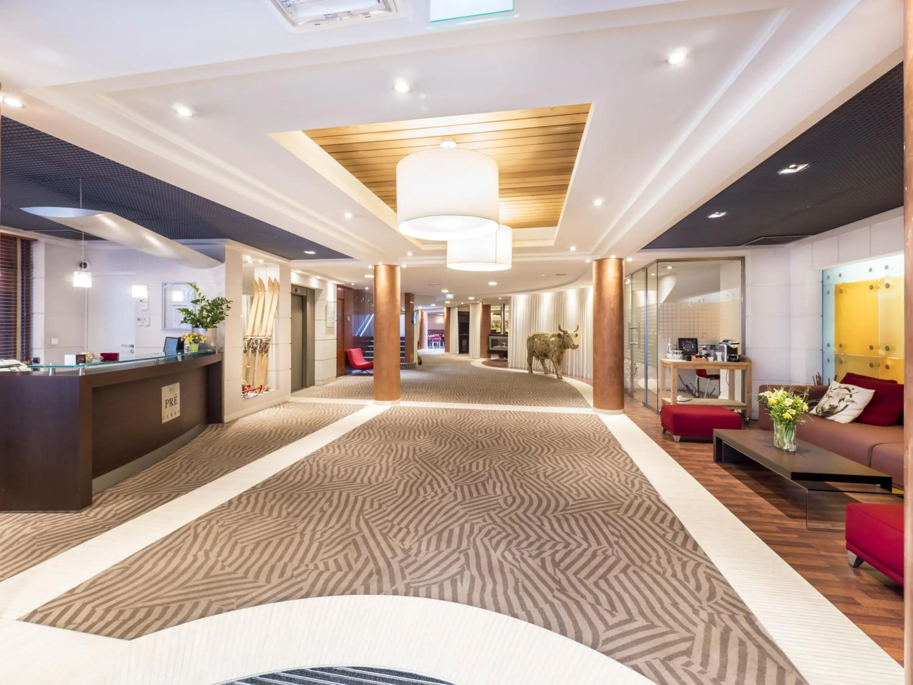 Lobby or reception in Hôtel Le Pré Carré