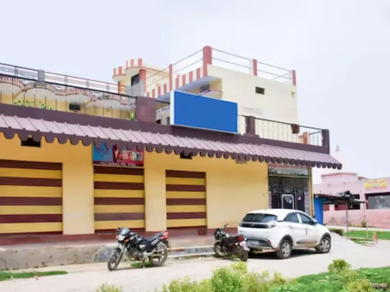 Property Building in GRG Mohit Paying Guest House Varanasi