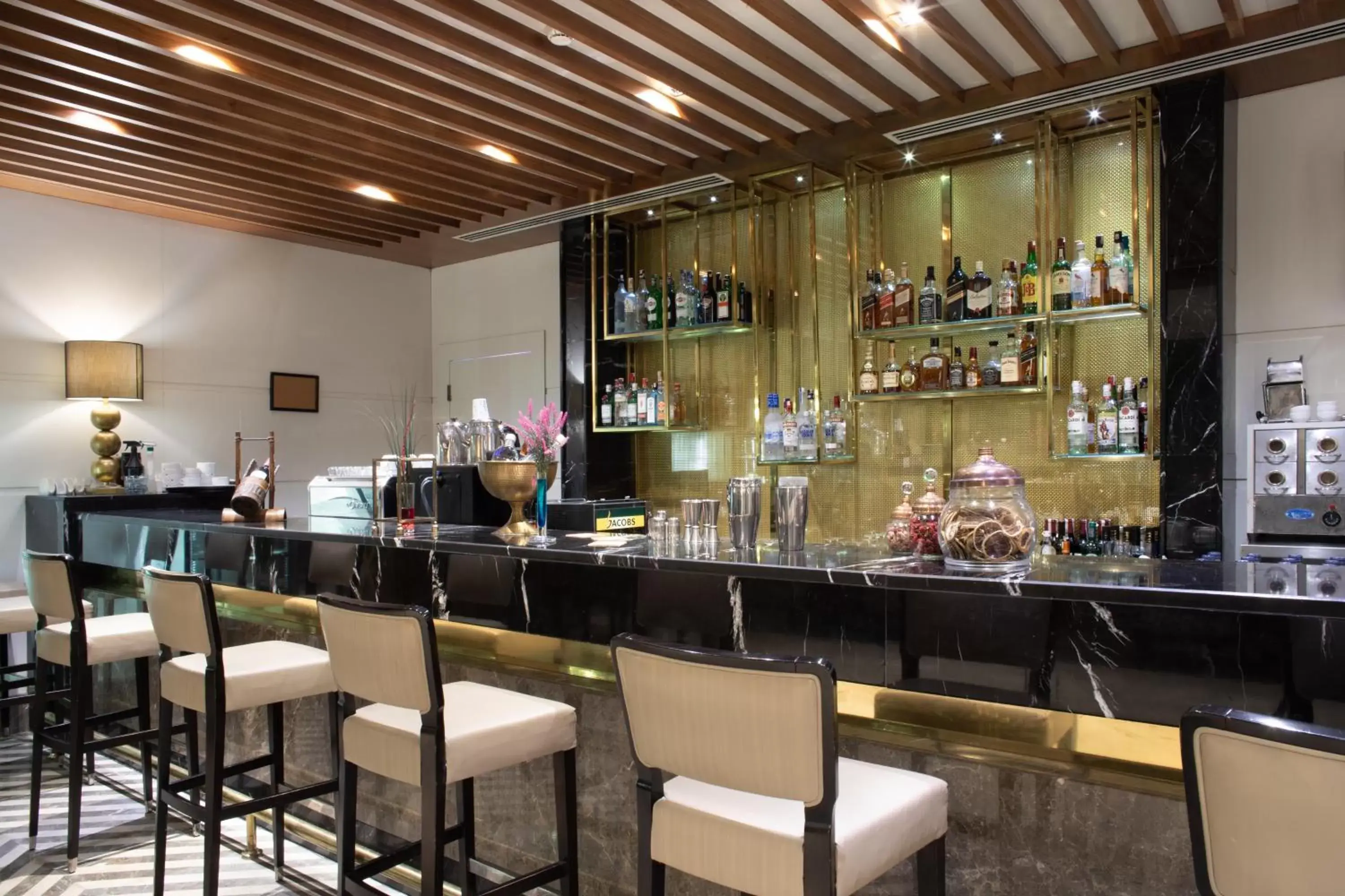 Lounge or bar, Lounge/Bar in Mercure Istanbul Bomonti