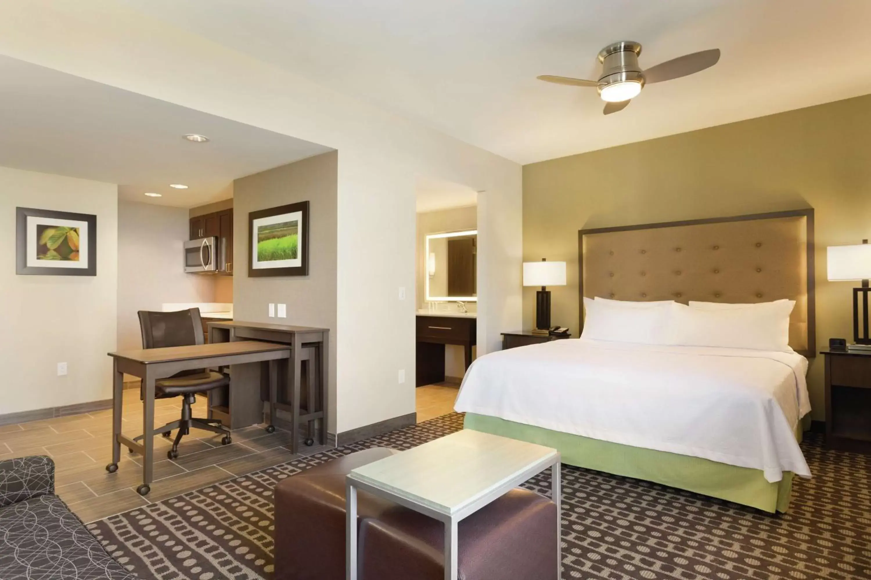 Bedroom in Homewood Suites by Hilton Ankeny