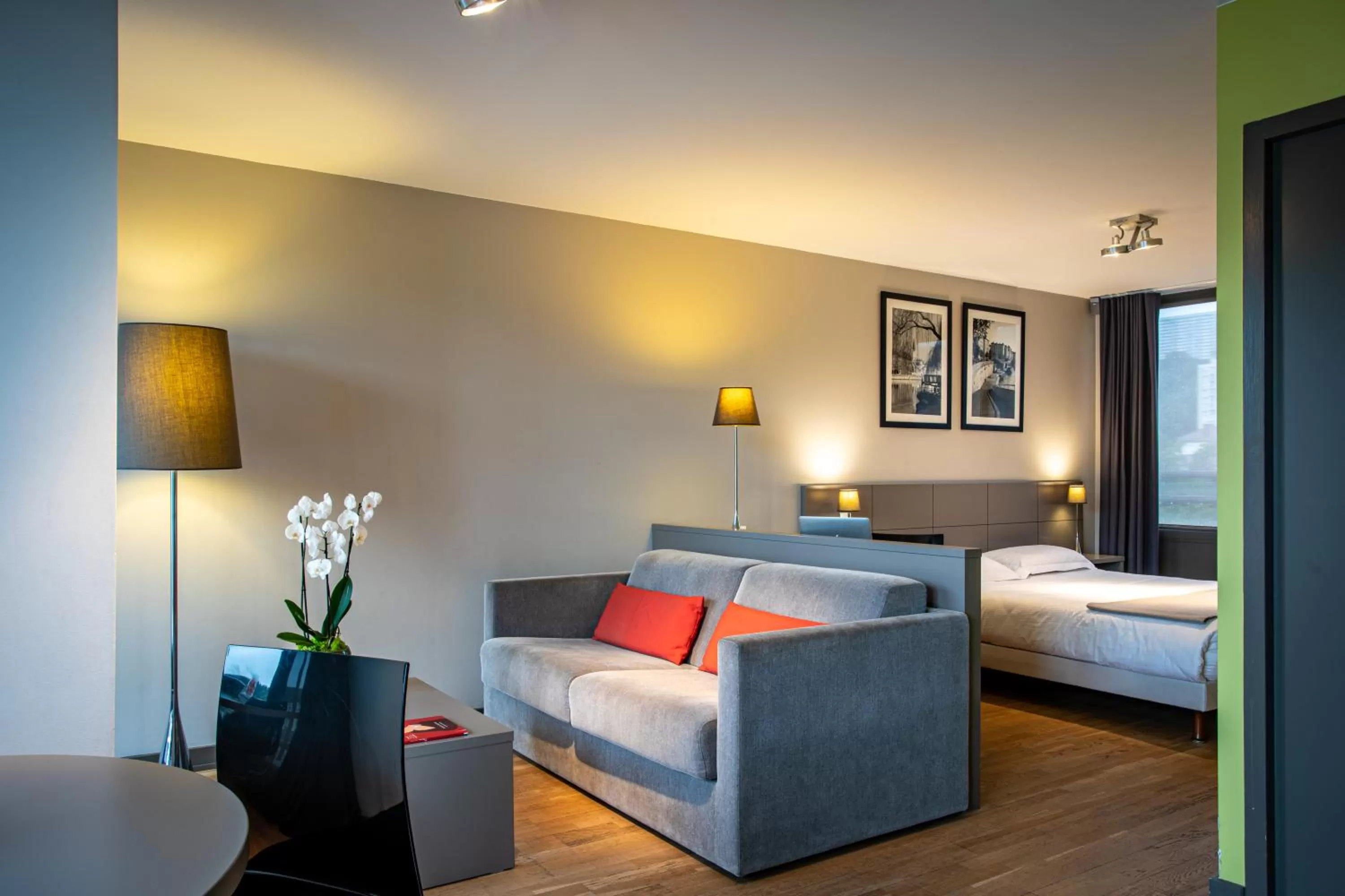 Bed in Adonis Lyon Dock Ouest