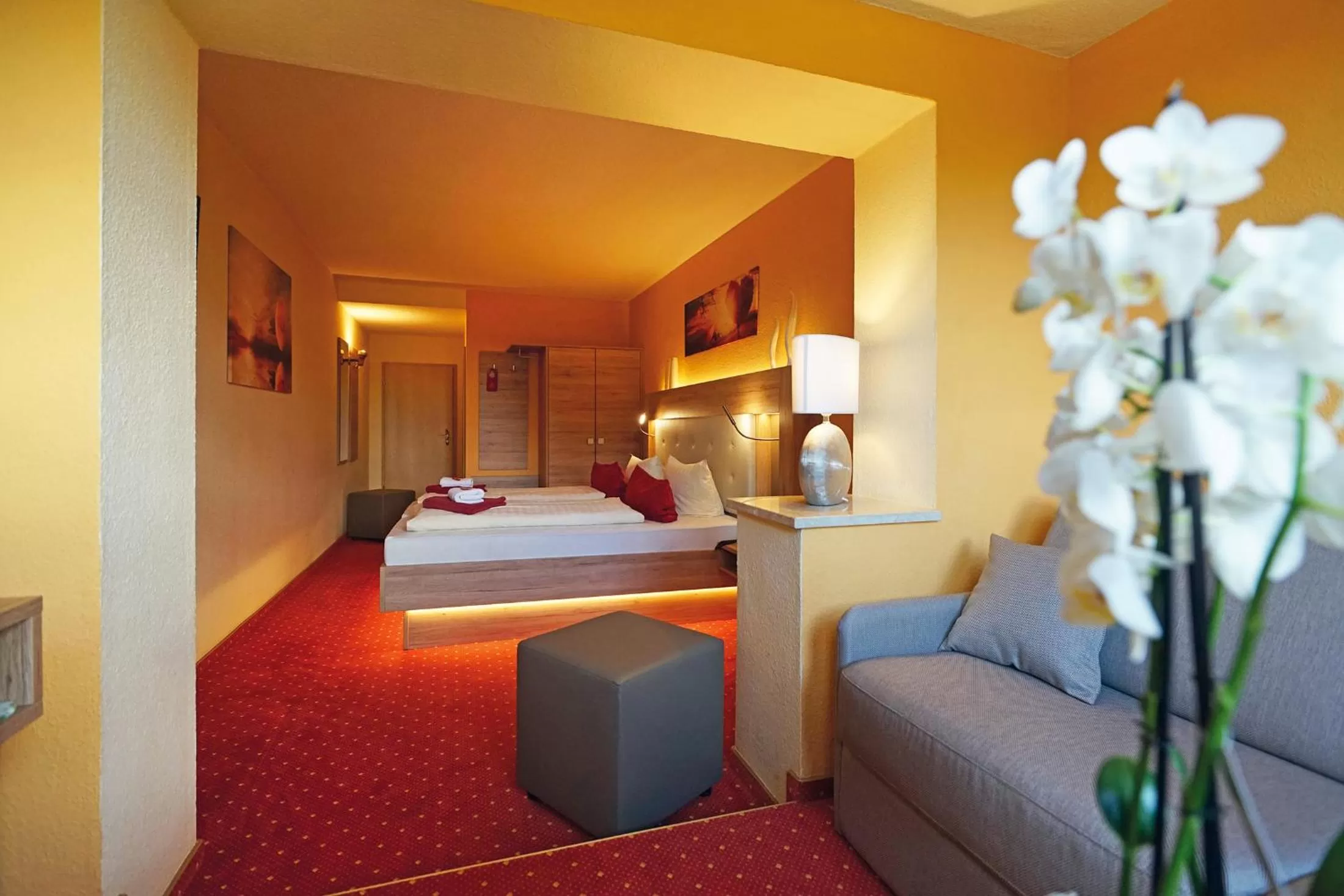 Photo of the whole room, Bed in Hotel und Restaurant Bühlhaus