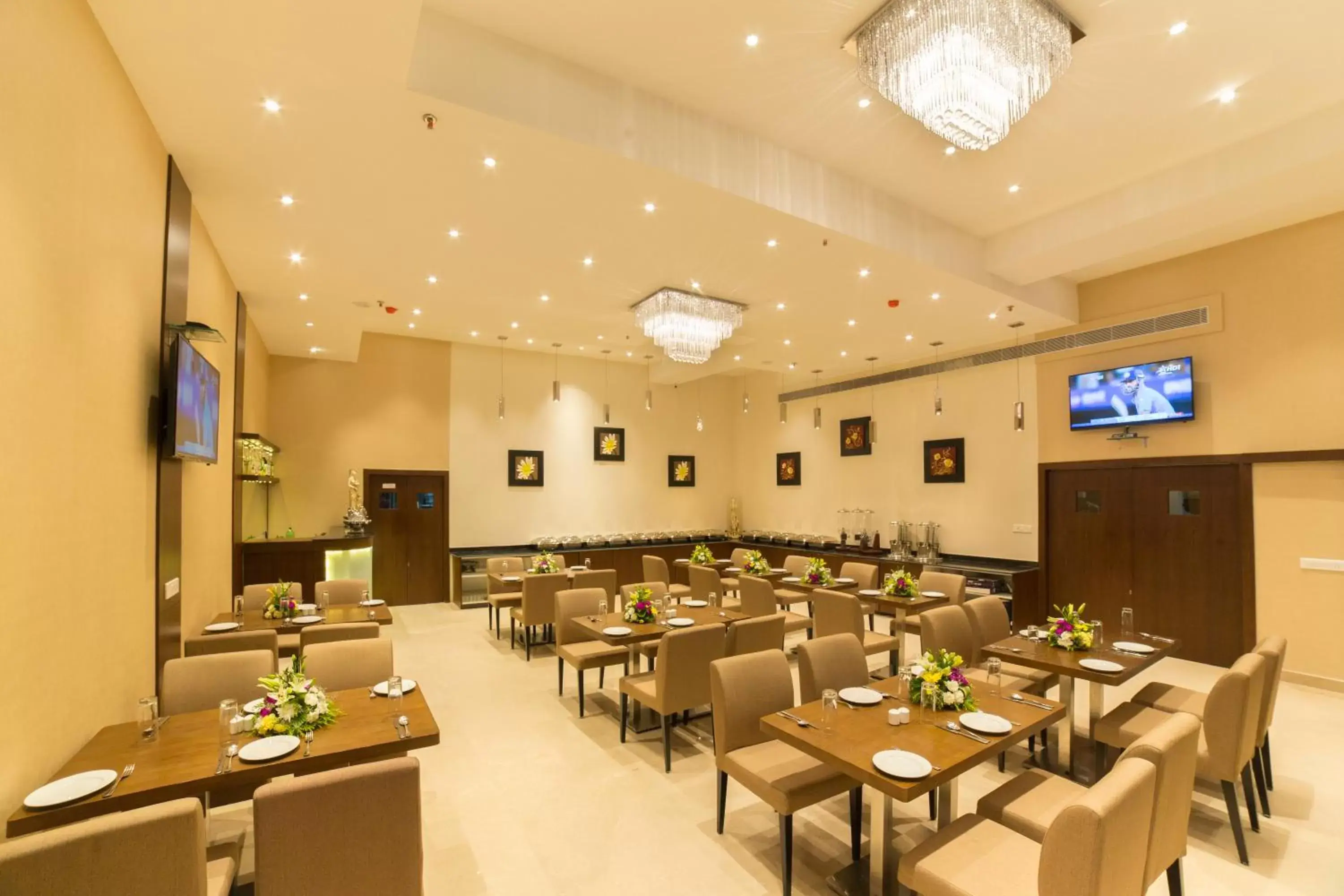 Restaurant/Places to Eat in Golden Tulip Saltlake Kolkata