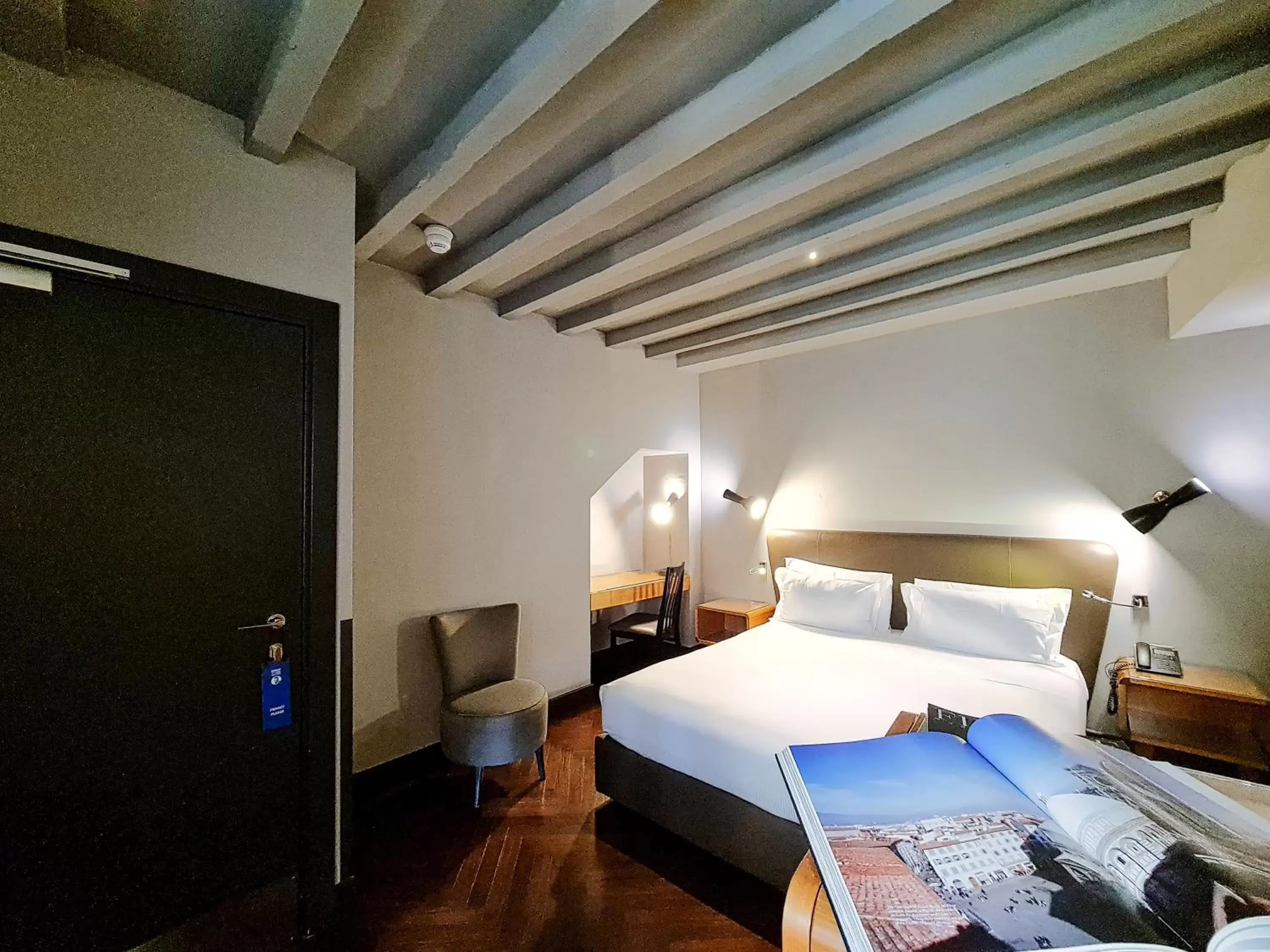 Bedroom, Bed in Hotel Garibaldi Blu - WTB Hotels