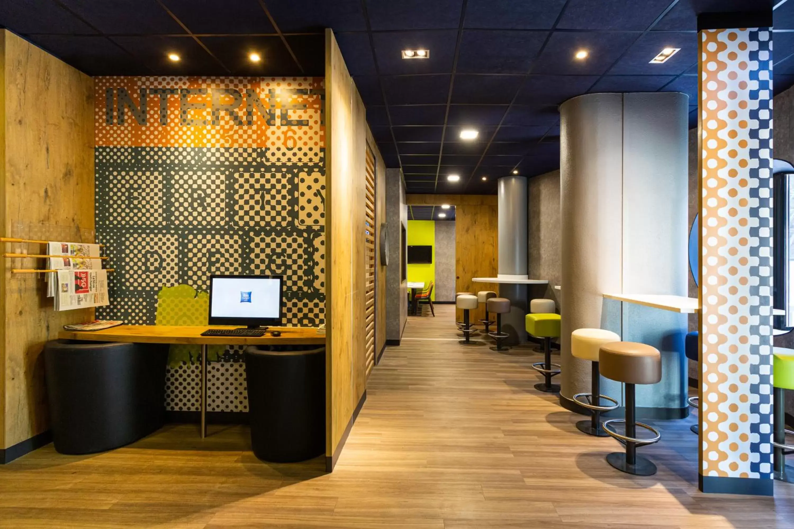 Business facilities, Lobby/Reception in ibis budget Bordeaux Centre - Gare Saint Jean