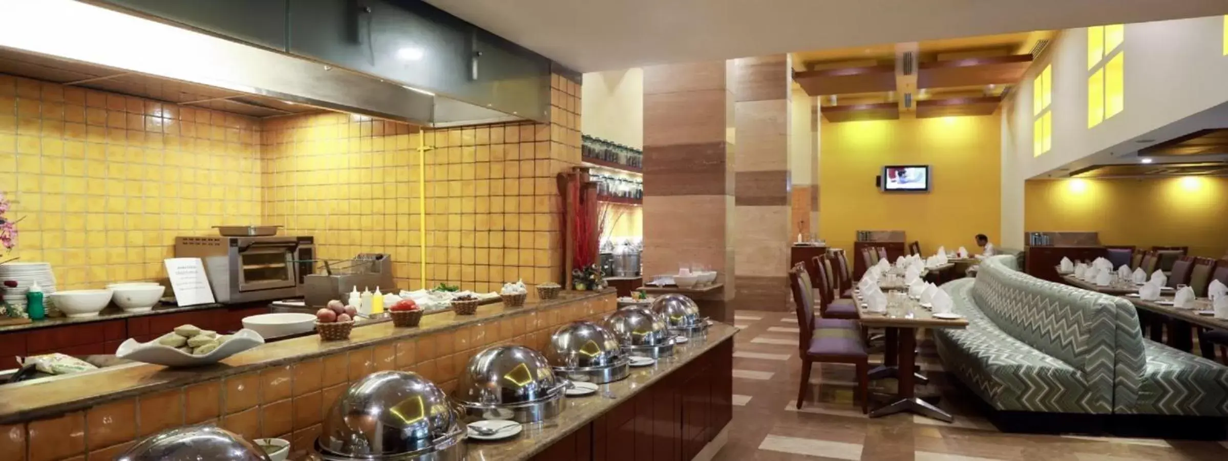 Buffet breakfast, Restaurant/Places to Eat in The Residency, Chennai