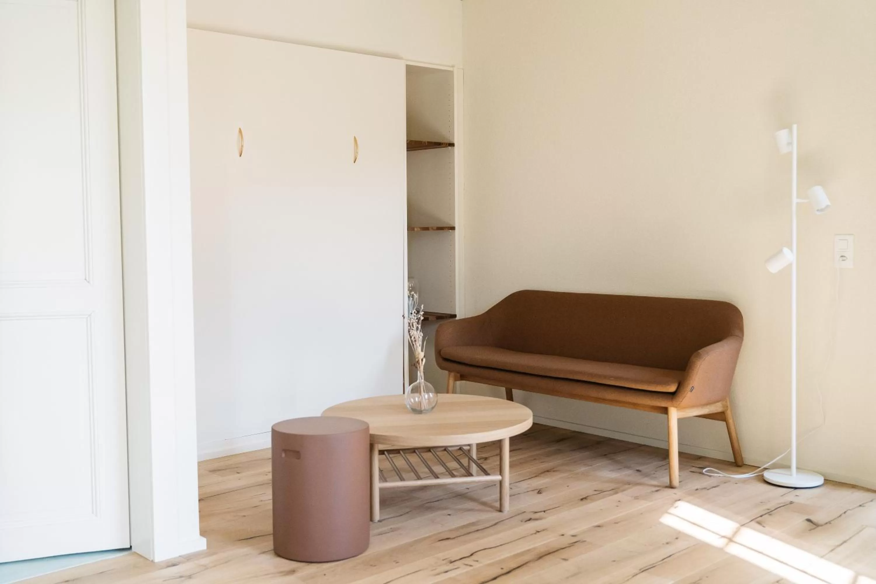 Seating Area in Hemma