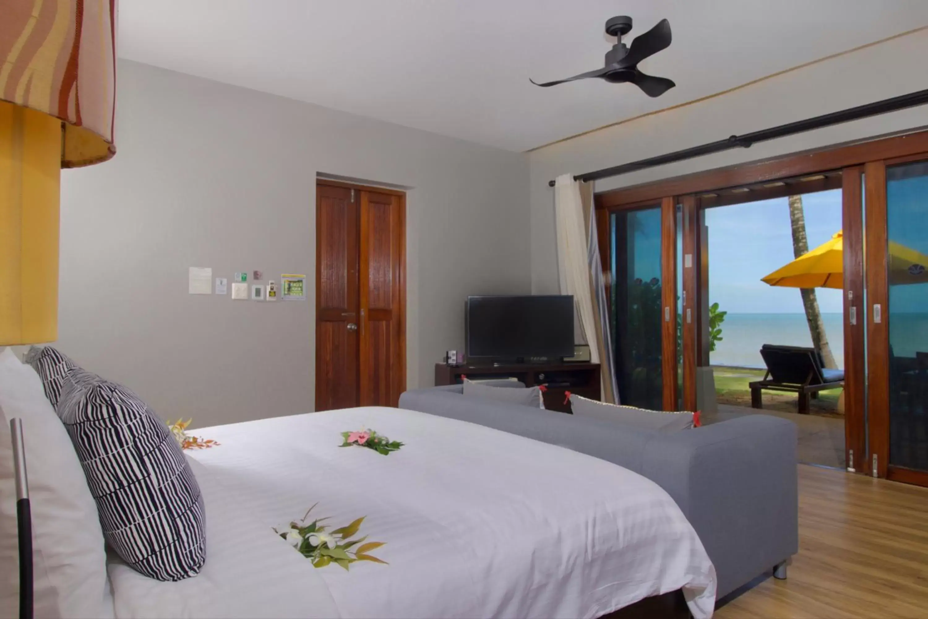 Sea view, Bed in Chongfah Beach Resort Khaolak - SHA Extra Plus