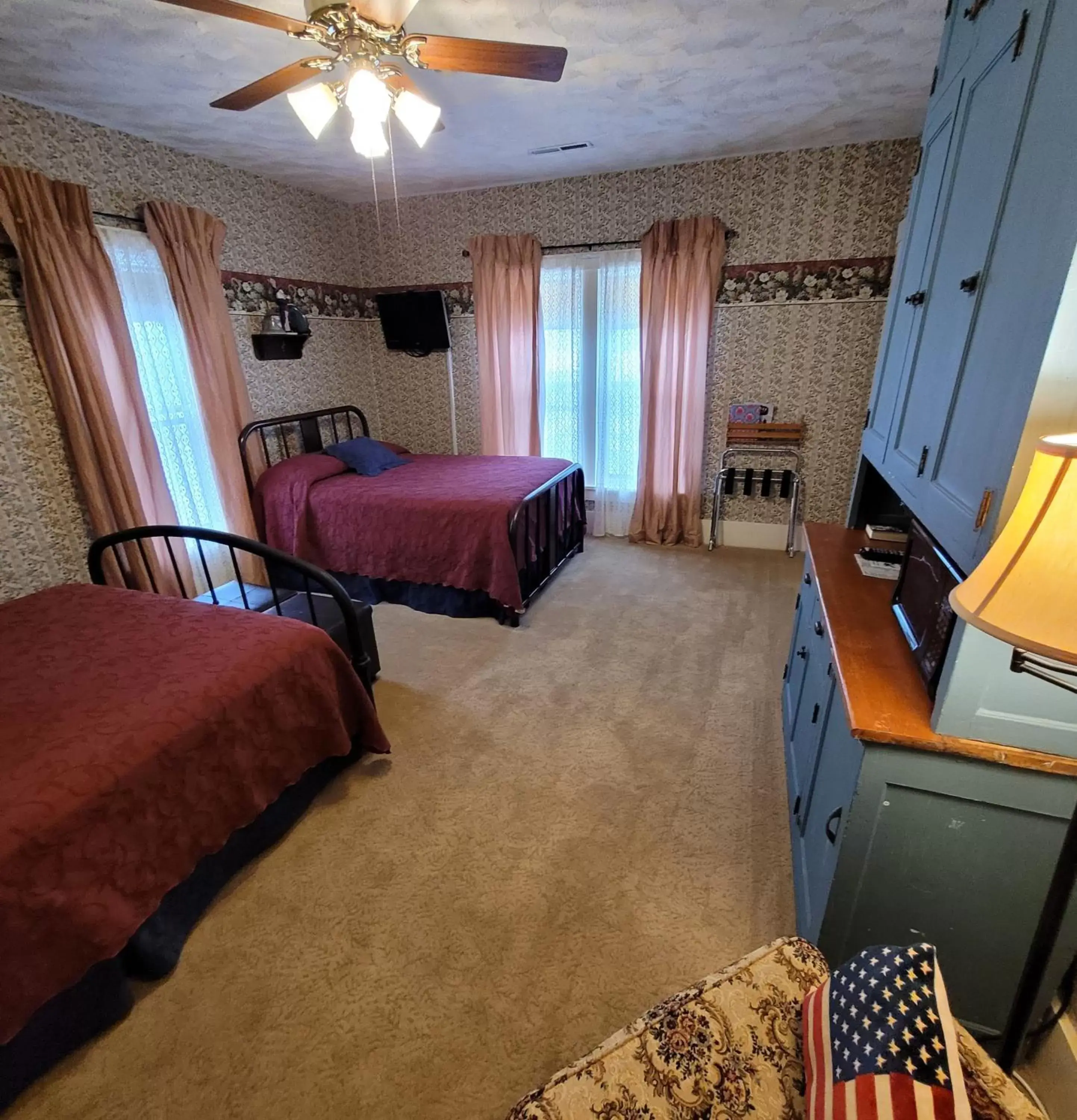 Bedroom in Prairie House Manor Bed and Breakfast
