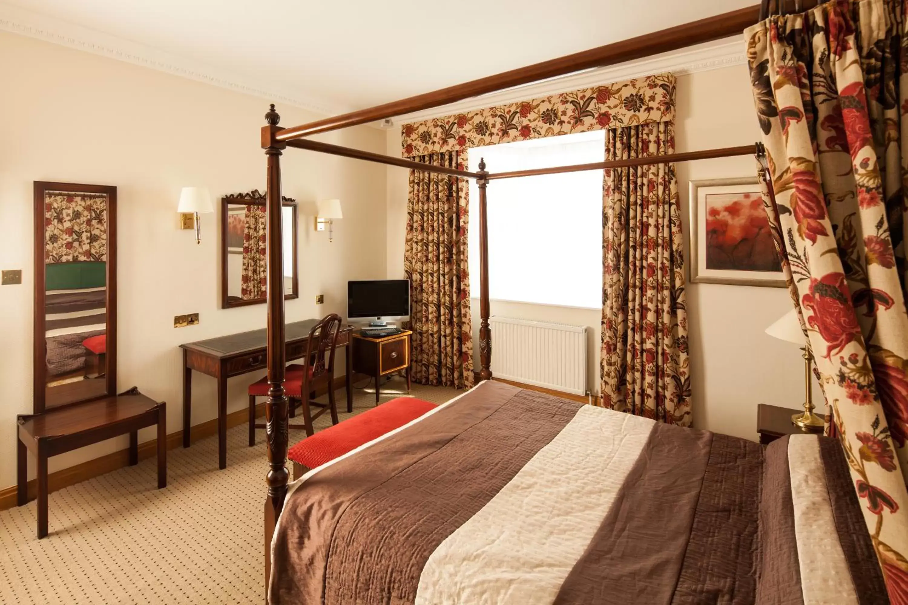 Bed in Mercure York Fairfield Manor Hotel