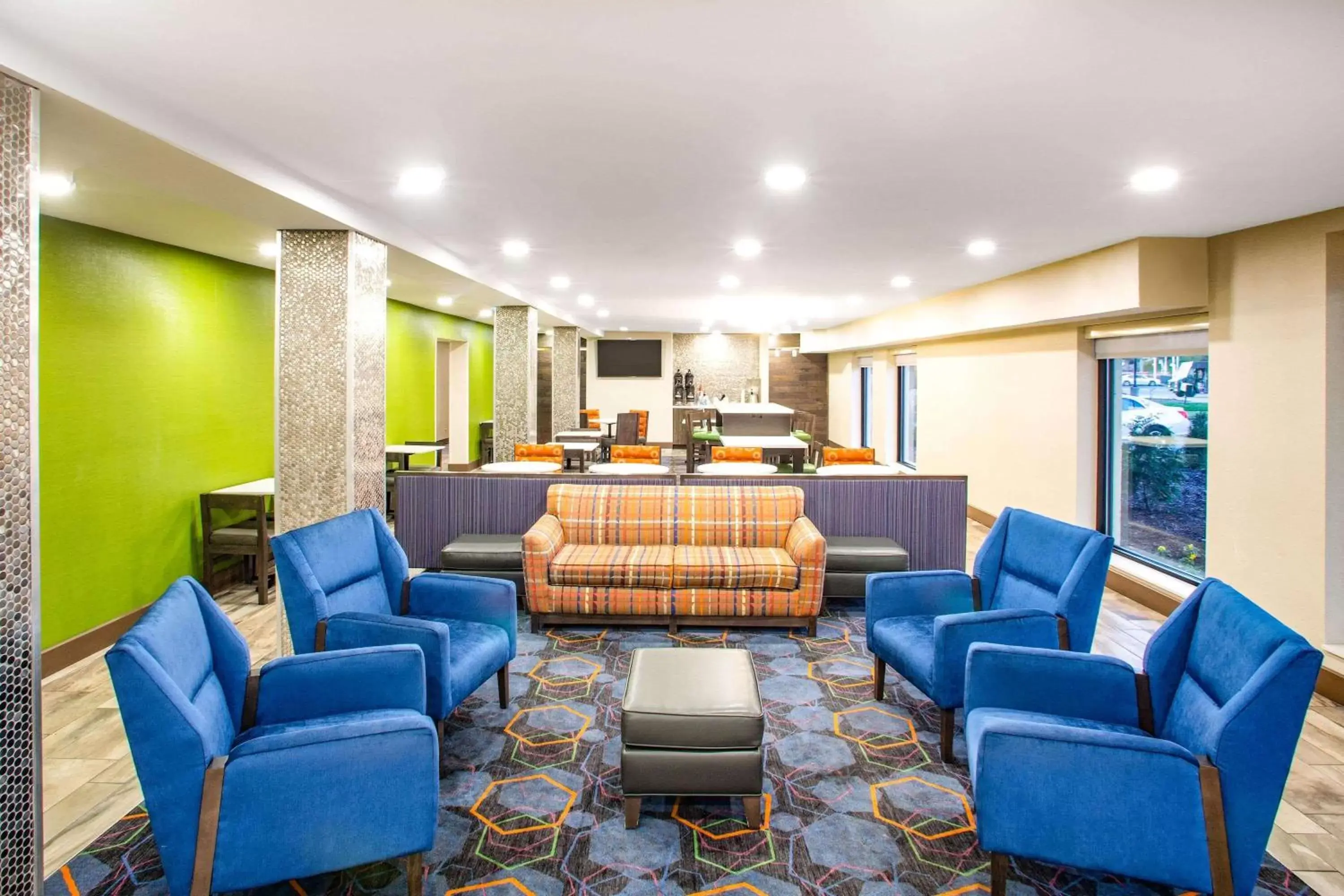 Lobby or reception in La Quinta Inn by Wyndham St. Louis Hazelwood - Airport North