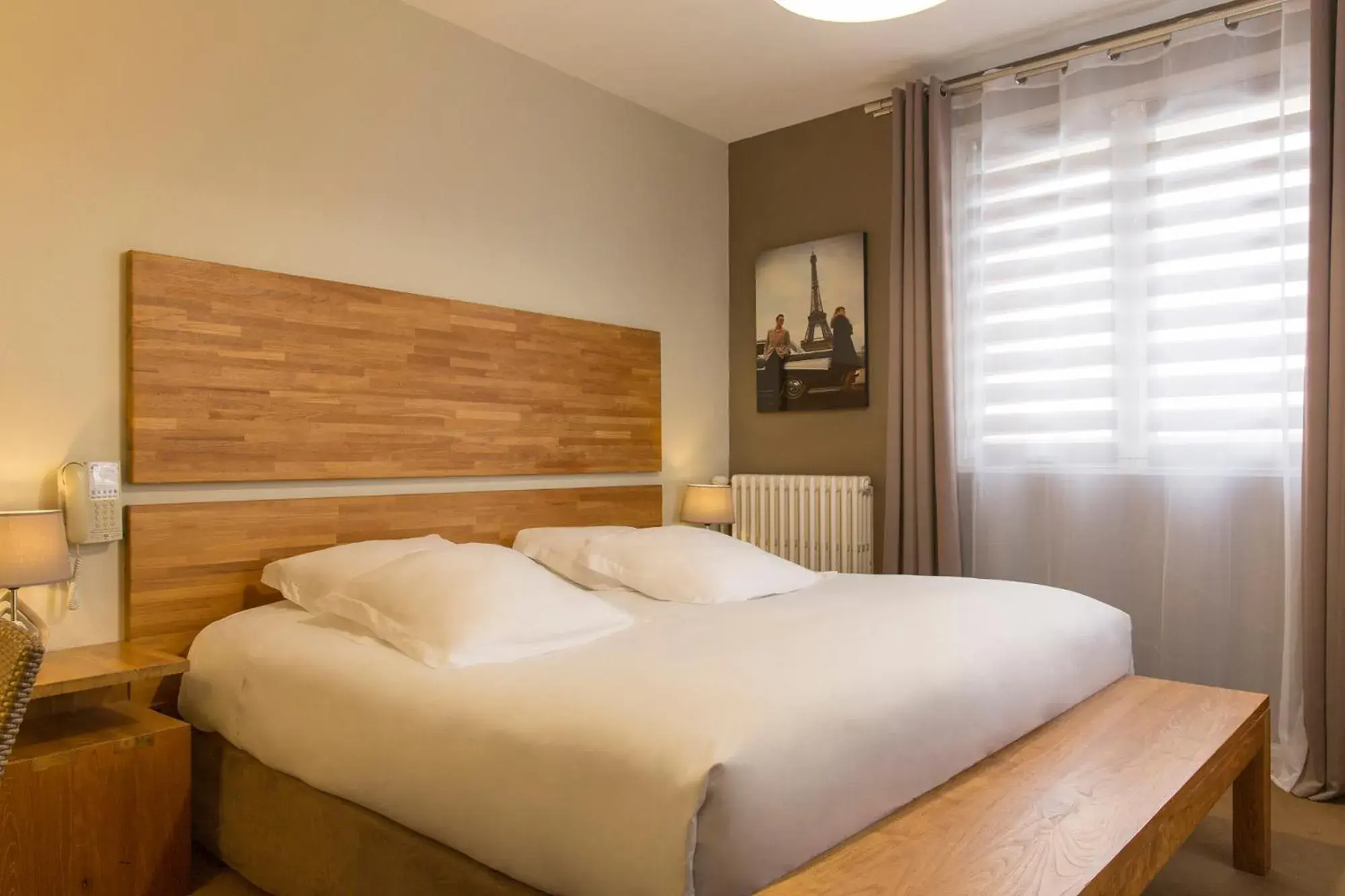 Bed in The Originals City, Hotel Cleria, Lorient (Inter-Hotel)