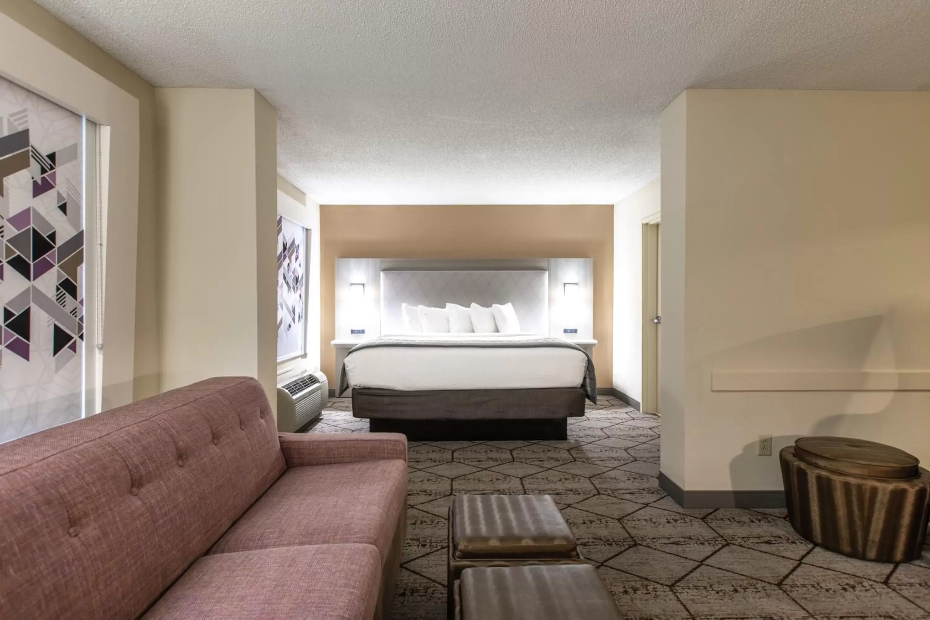 Photo of the whole room, Bed in Wingate by Wyndham Charlotte Concord Mills/Speedway