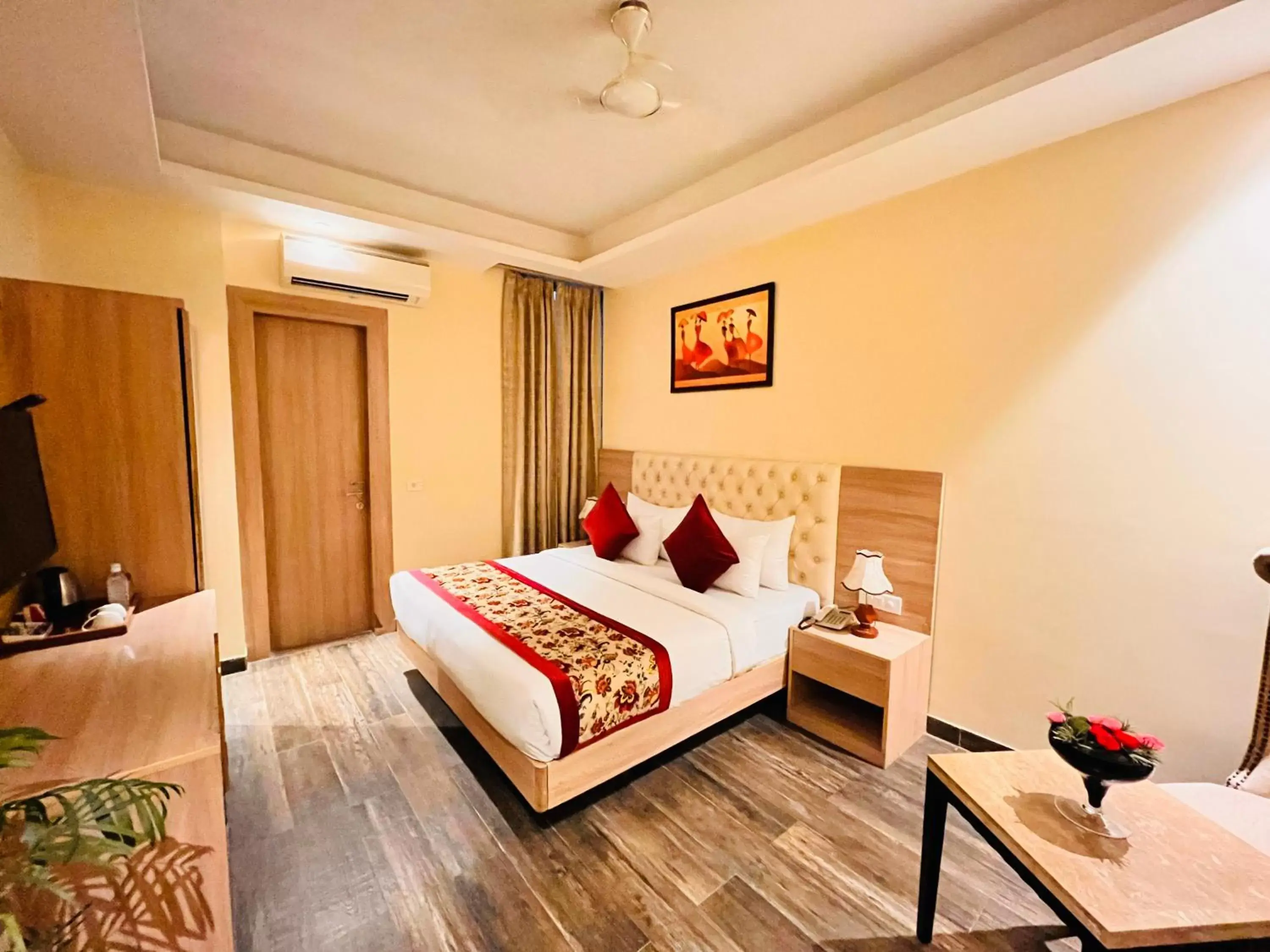 Bed in Hotel Banz - Near Delhi International Airport