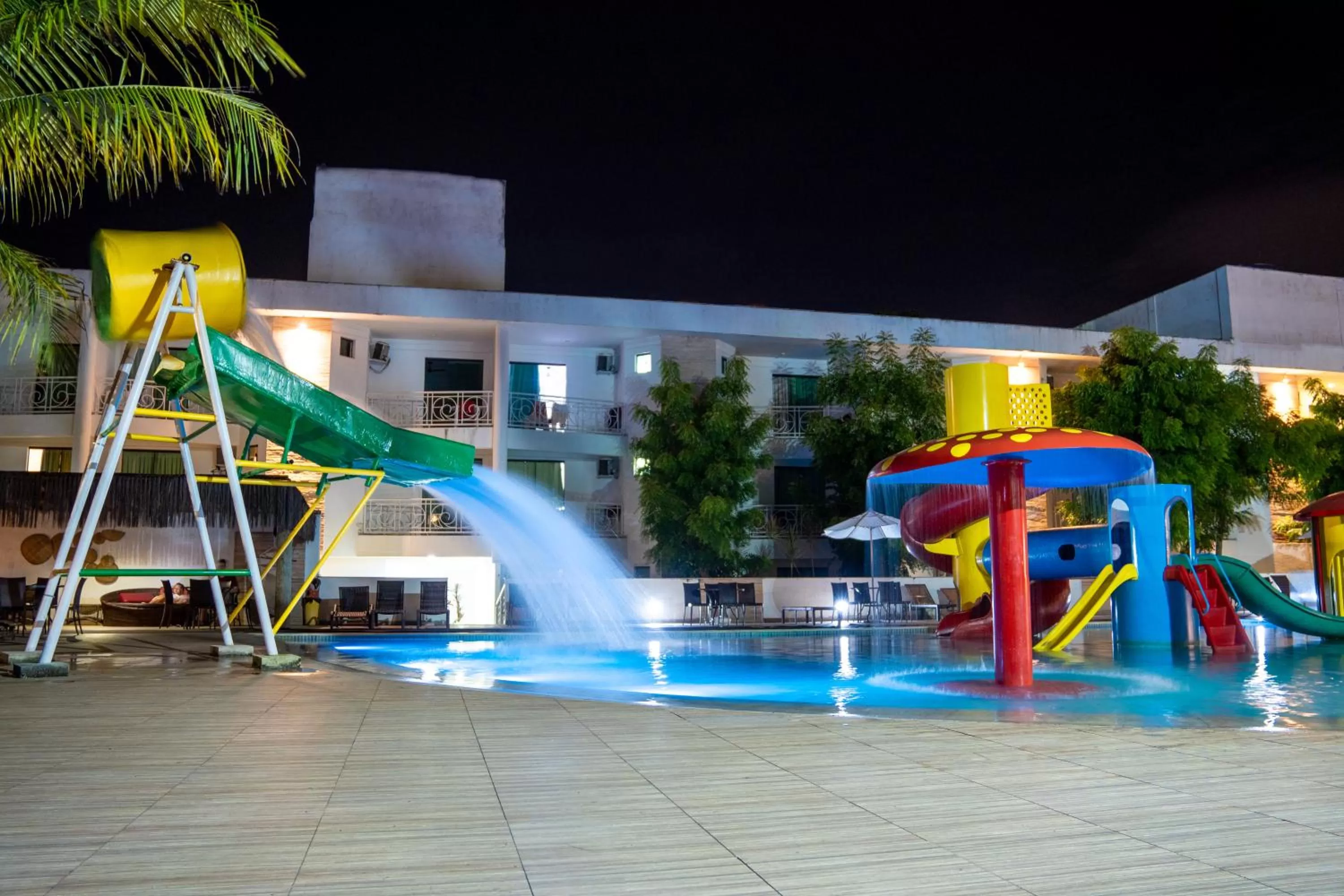 Aqua park in Portal Beach - Rede Soberano