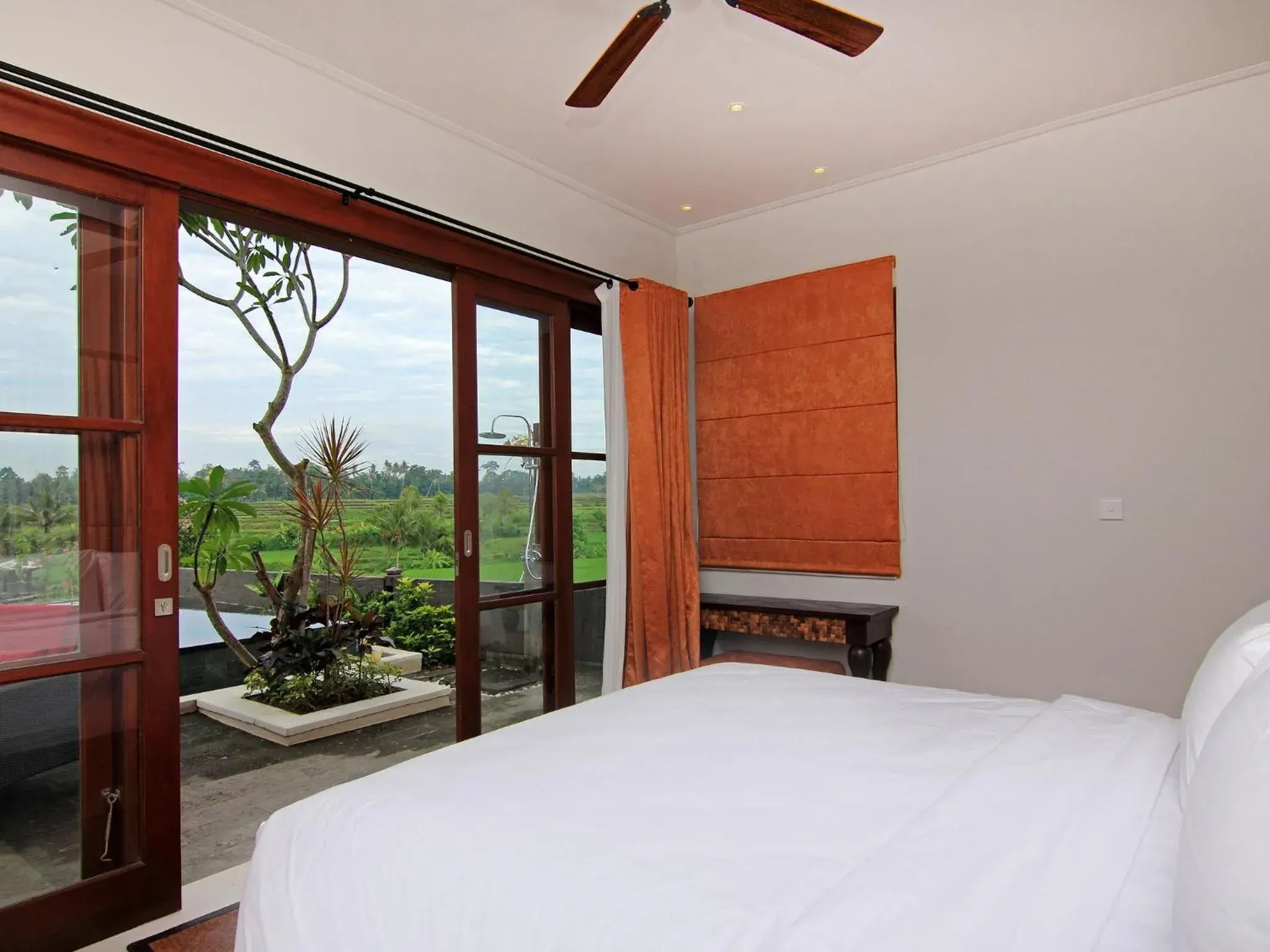 Photo of the whole room, Bed in Uma Stana Villa