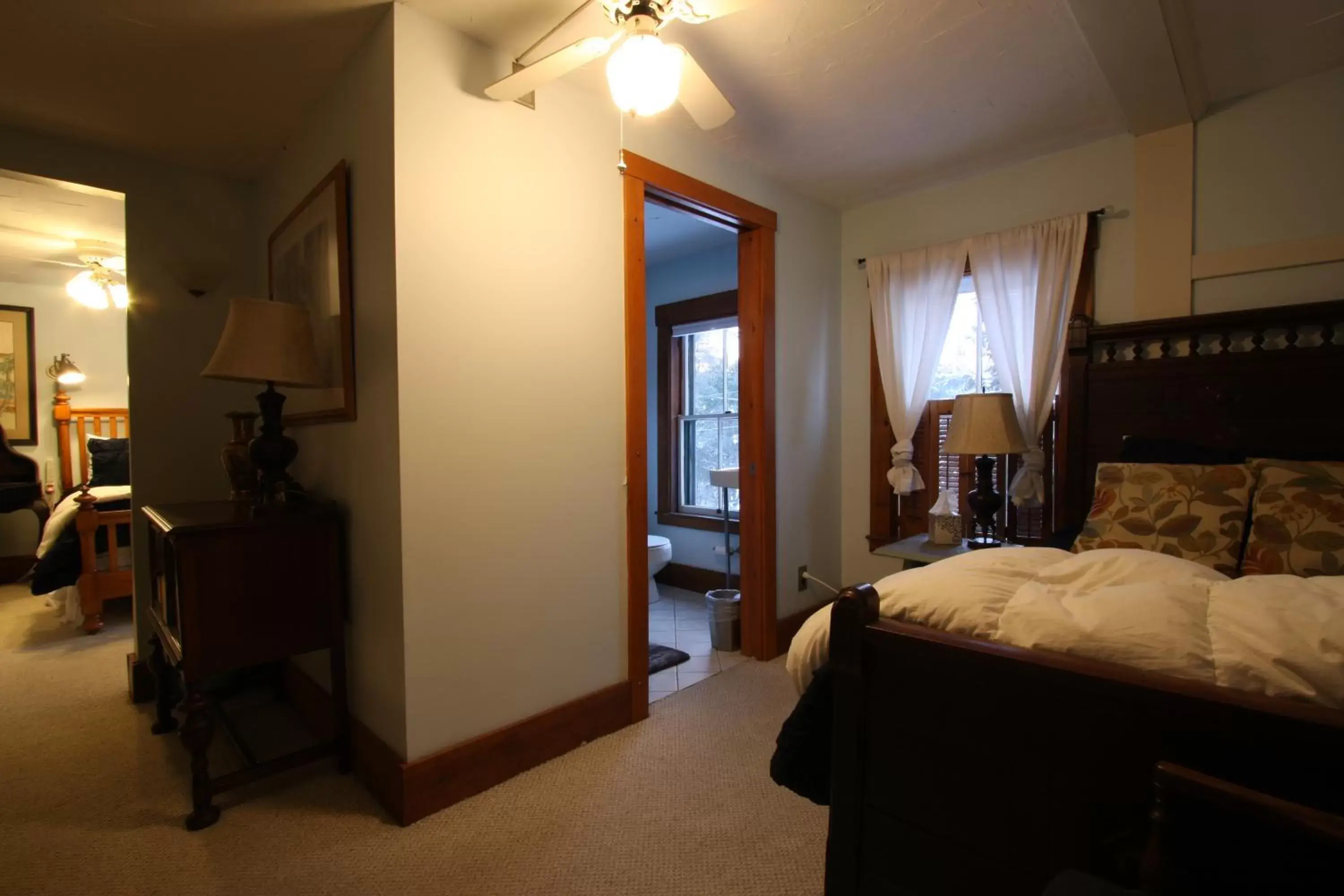 Photo of the whole room, Bed in Follansbee Inn