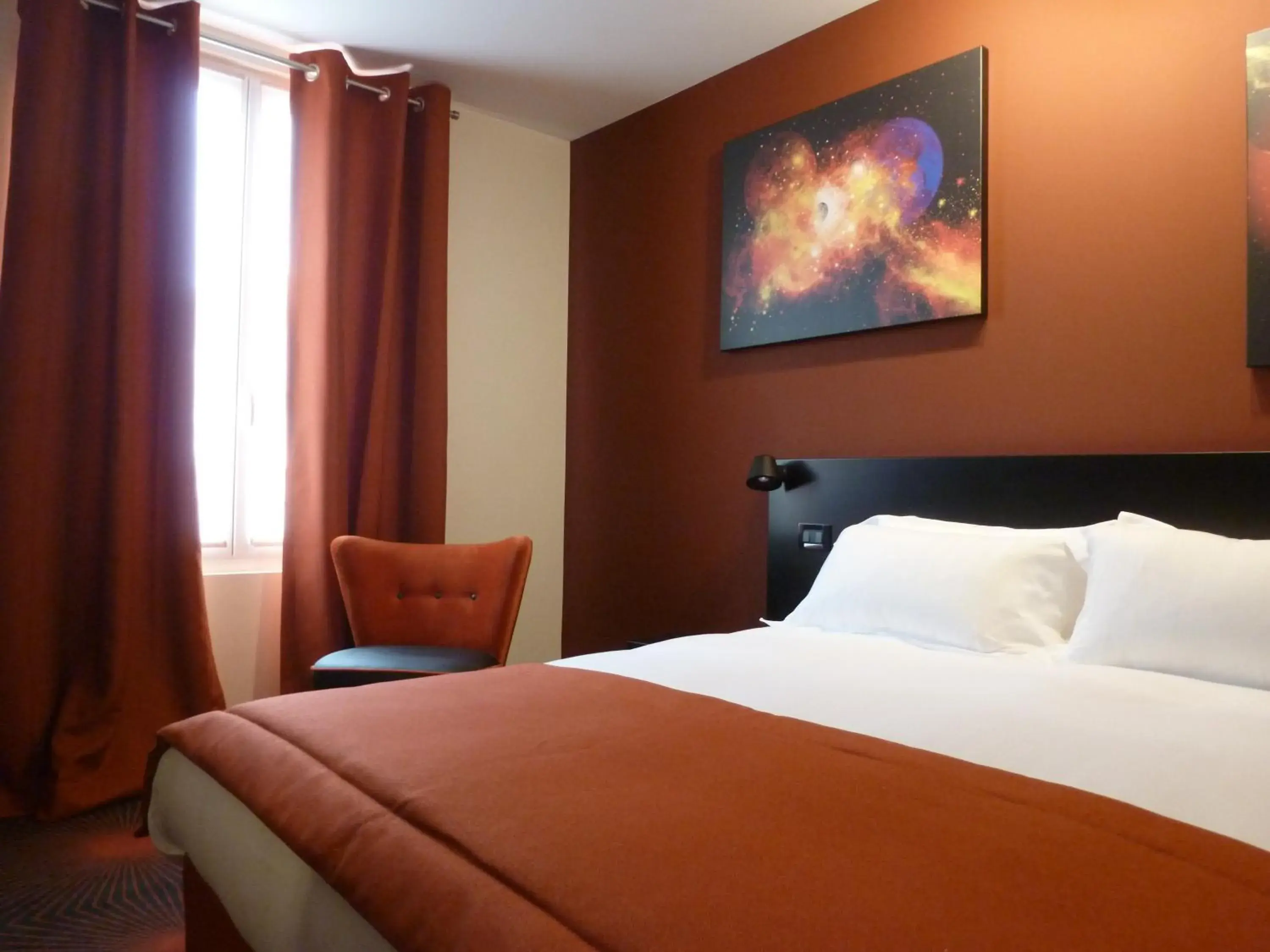 Bed in Helussi Hotel