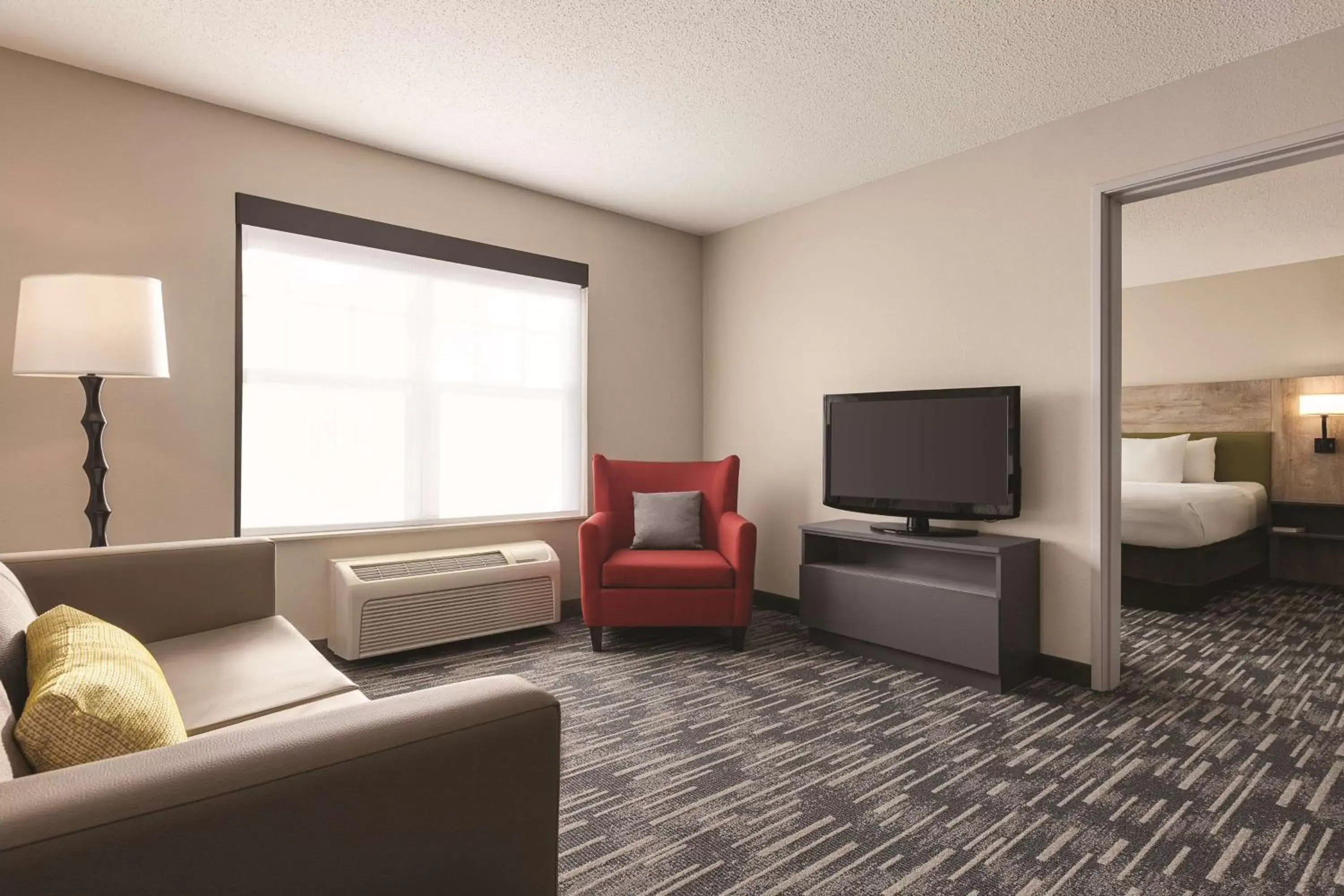 Photo of the whole room, Seating Area in Country Inn & Suites by Radisson, St. Cloud East, MN