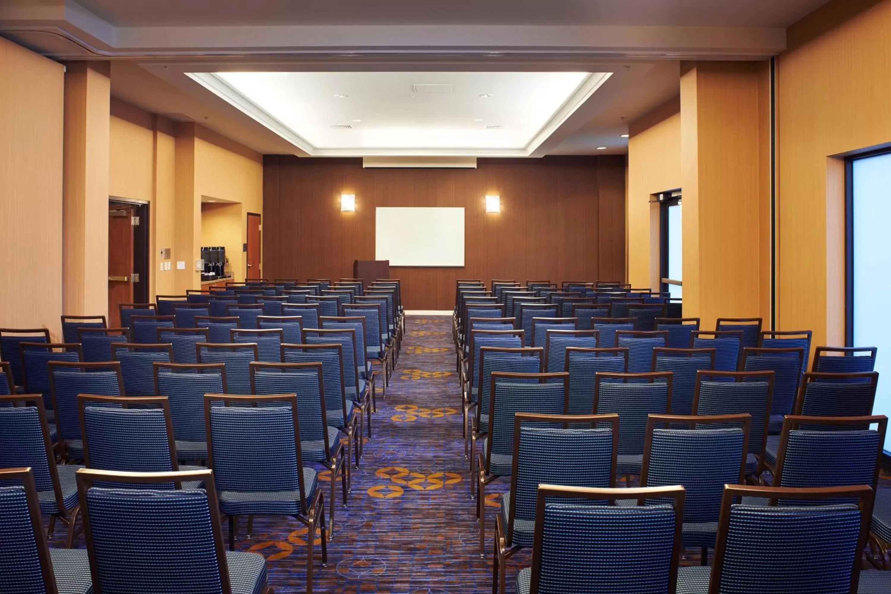 Meeting/conference room in Courtyard Kansas City Overland Park / Convention Center