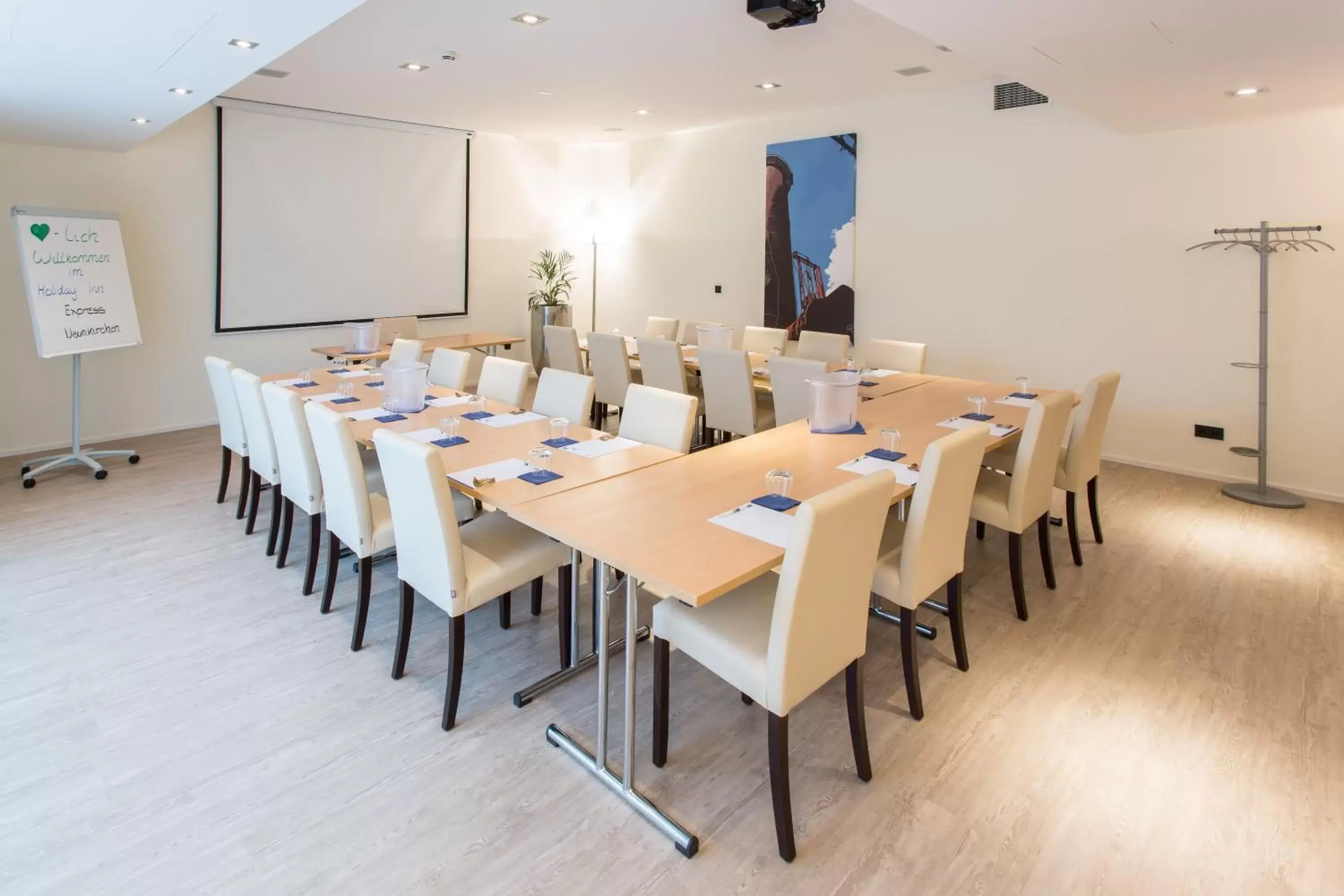 Meeting/conference room in Holiday Inn Express Neunkirchen, an IHG Hotel