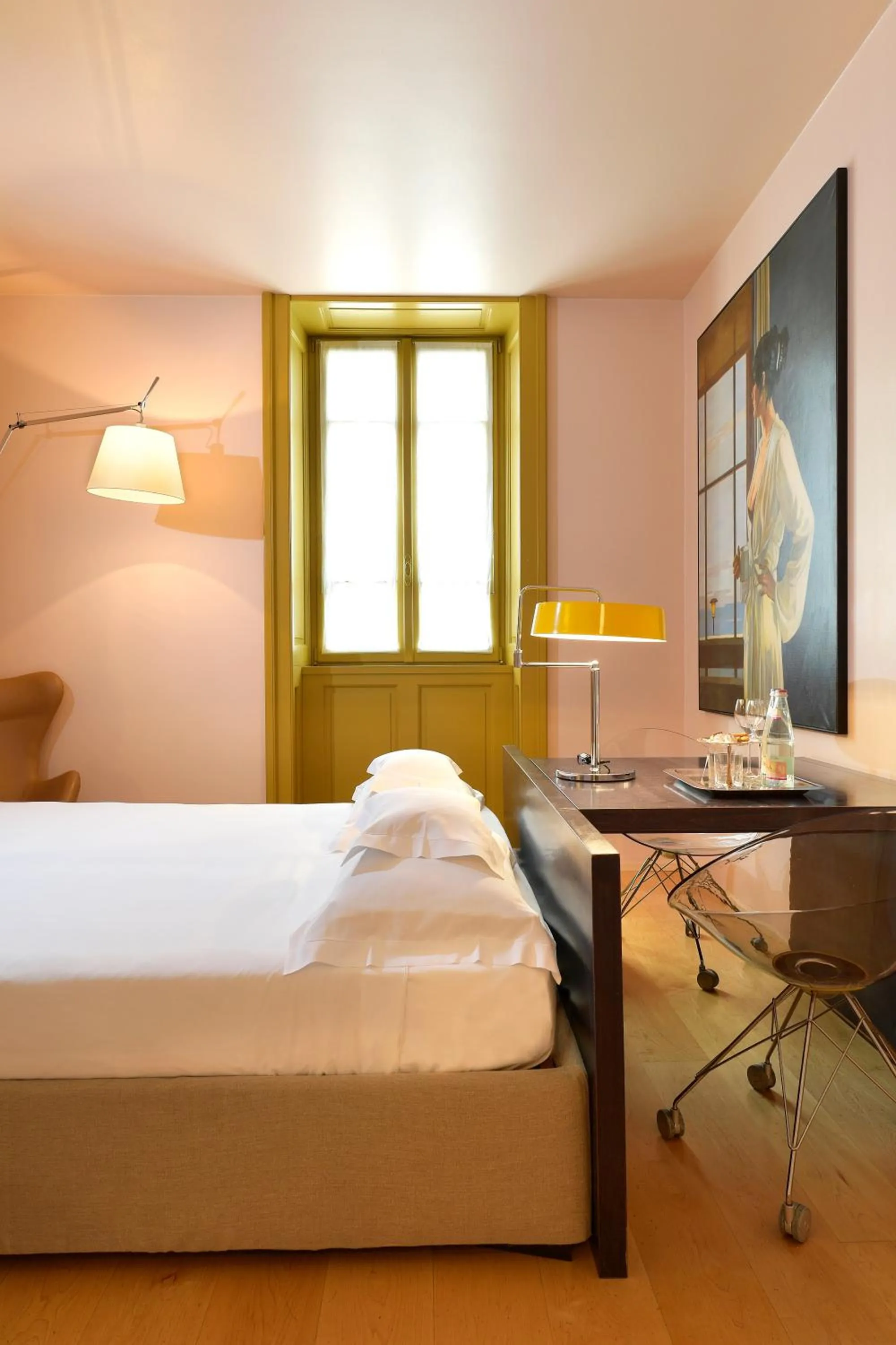 Photo of the whole room, Bed in Petronilla - Hotel In Bergamo
