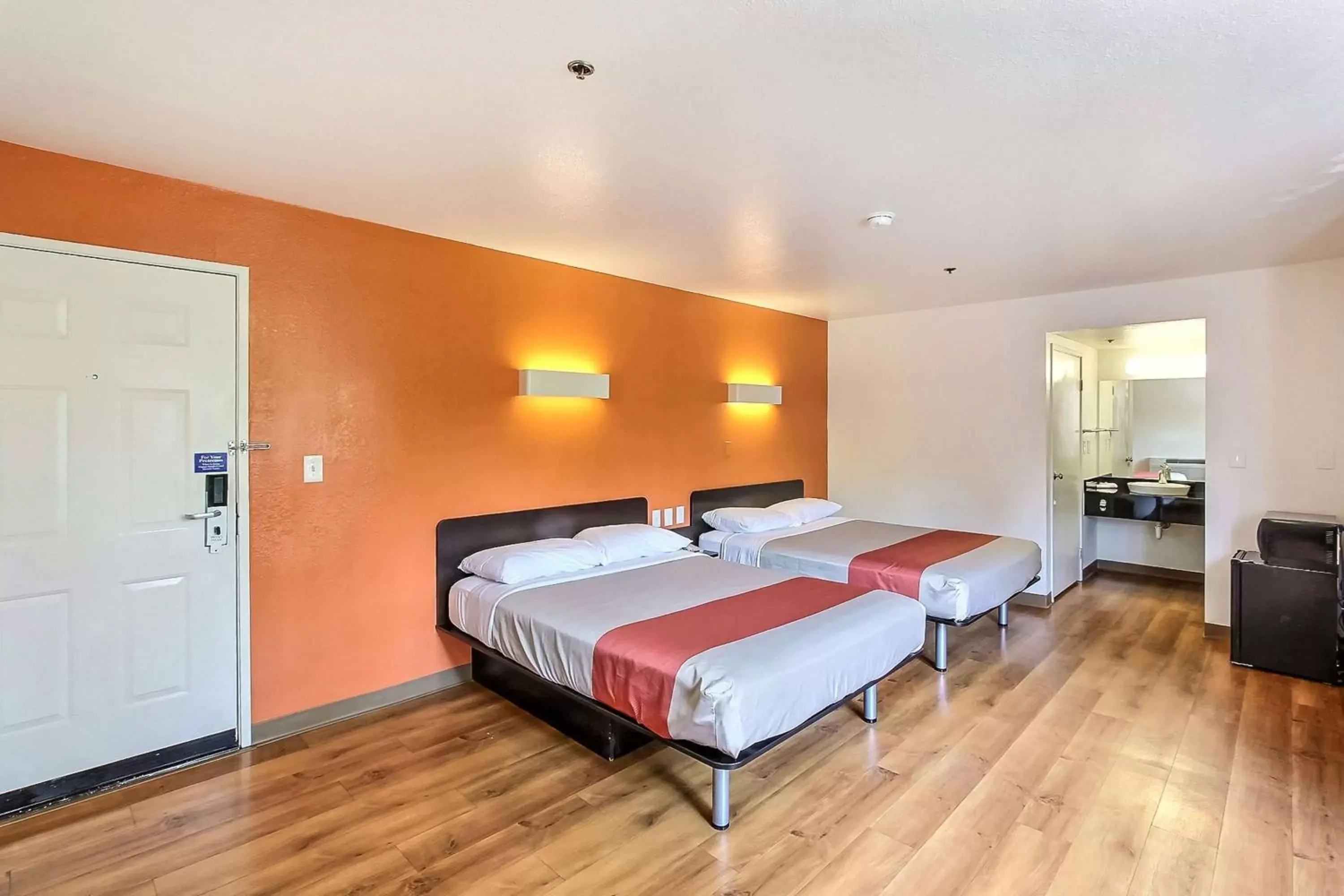 Bedroom in Motel 6-Sunnyvale, CA - North
